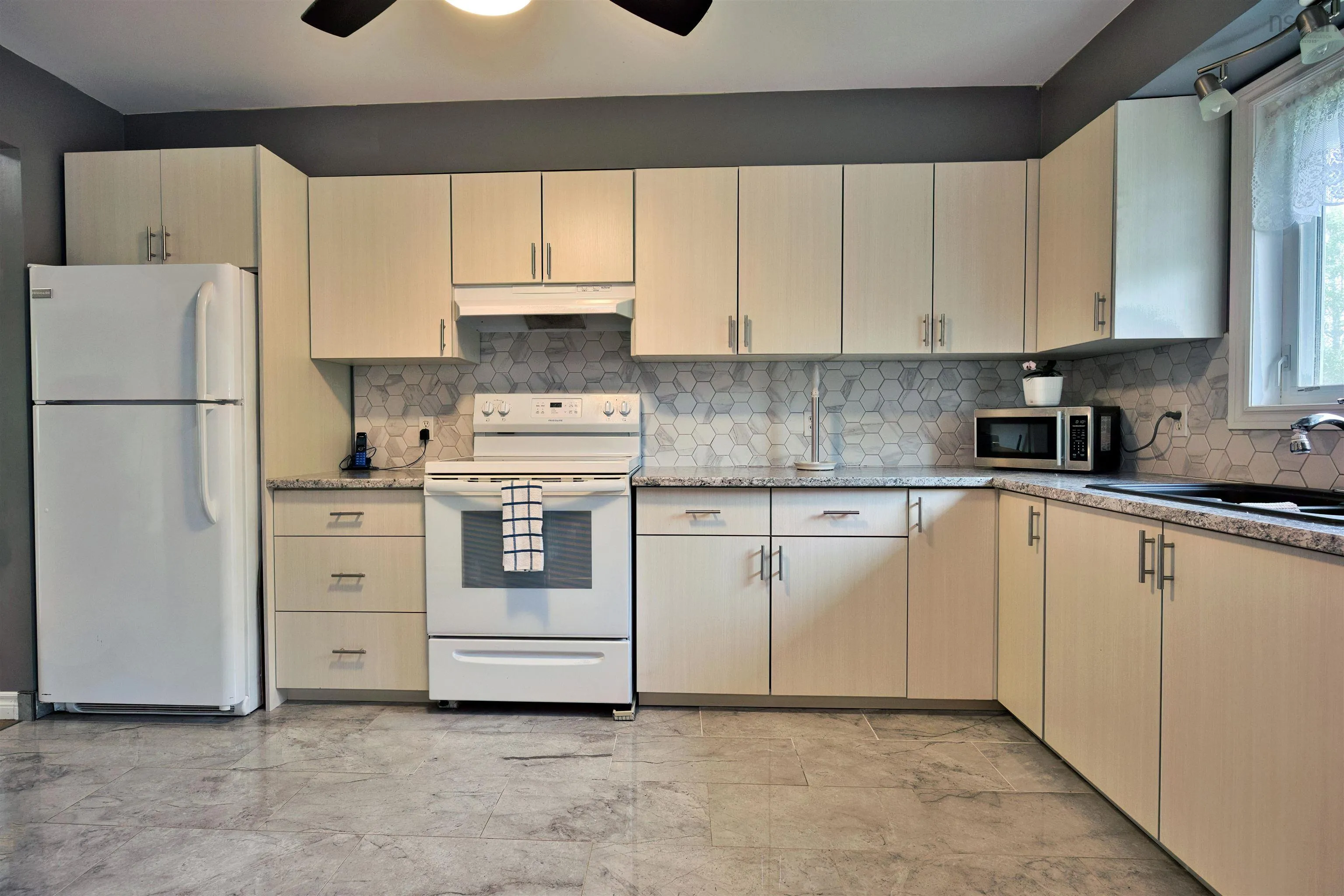 405 Astral Drive, Cole Harbour, NS B2V 2J1, 3 Bedrooms Bedrooms, ,2 BathroomsBathrooms,Residential,For Sale,Astral,202521782