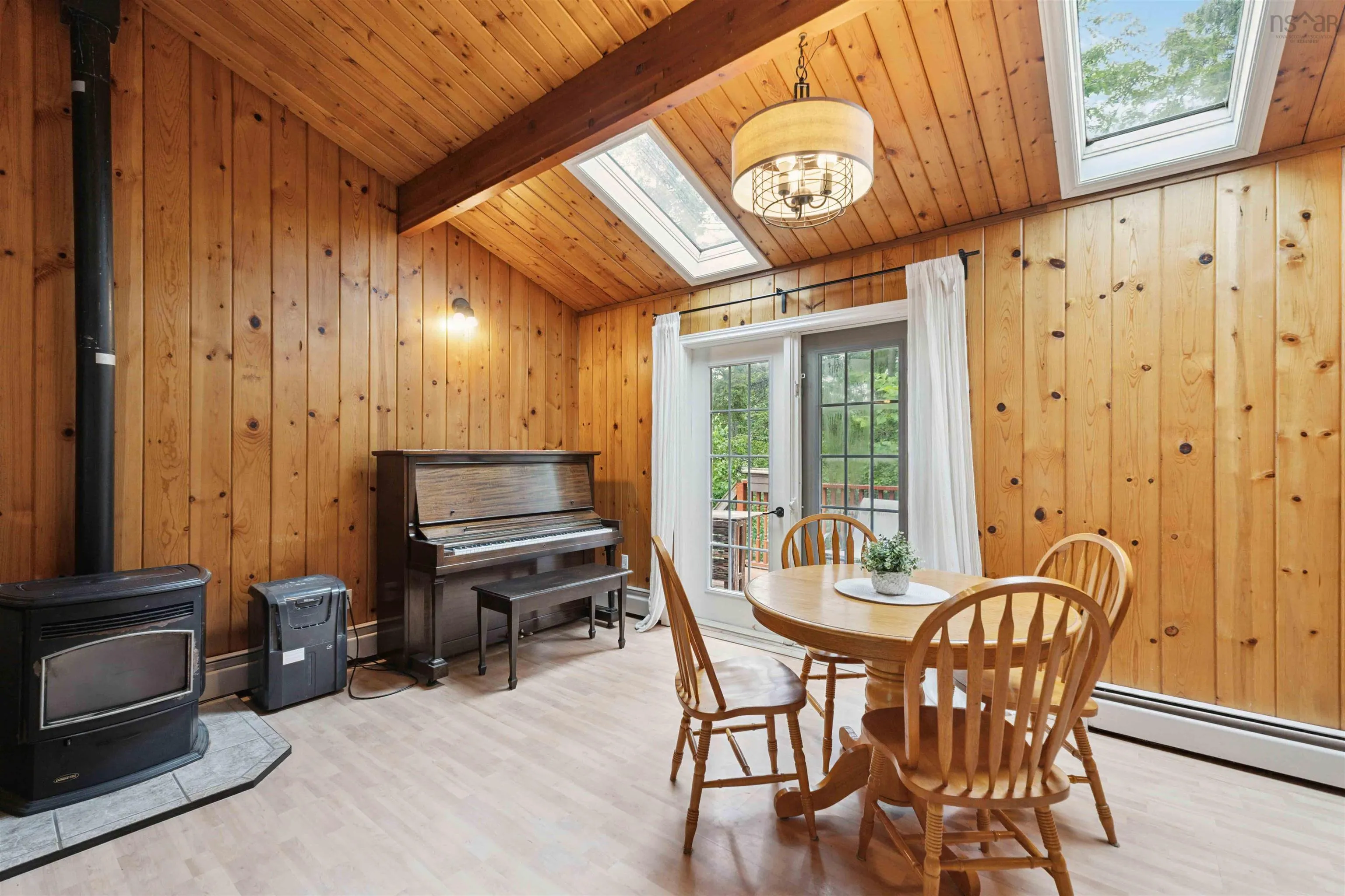 5 Minas Crescent, New Minas, NS B4N 4H1, 5 Bedrooms Bedrooms, ,2 BathroomsBathrooms,Residential,For Sale,Minas,202518609