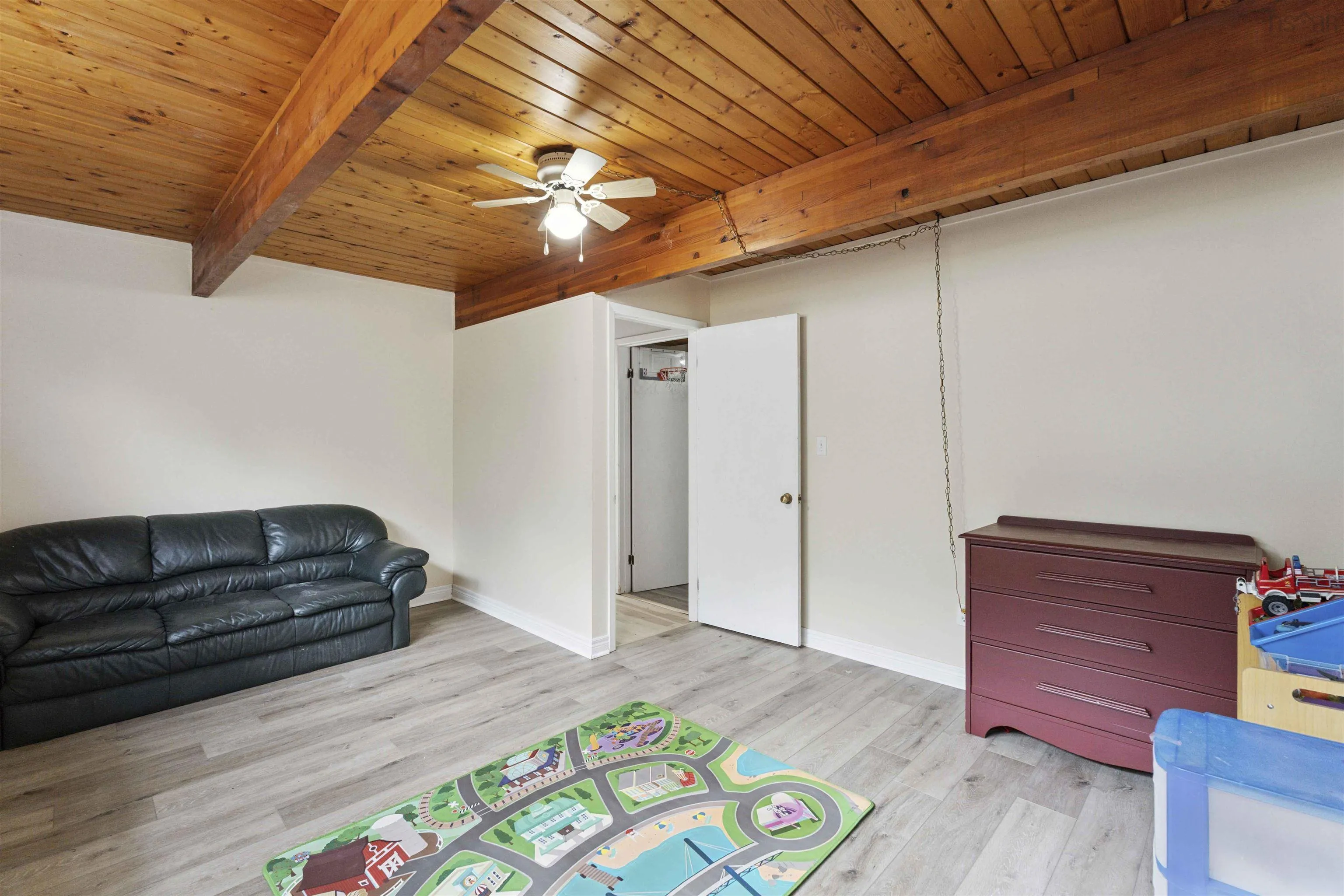 5 Minas Crescent, New Minas, NS B4N 4H1, 5 Bedrooms Bedrooms, ,2 BathroomsBathrooms,Residential,For Sale,Minas,202518609