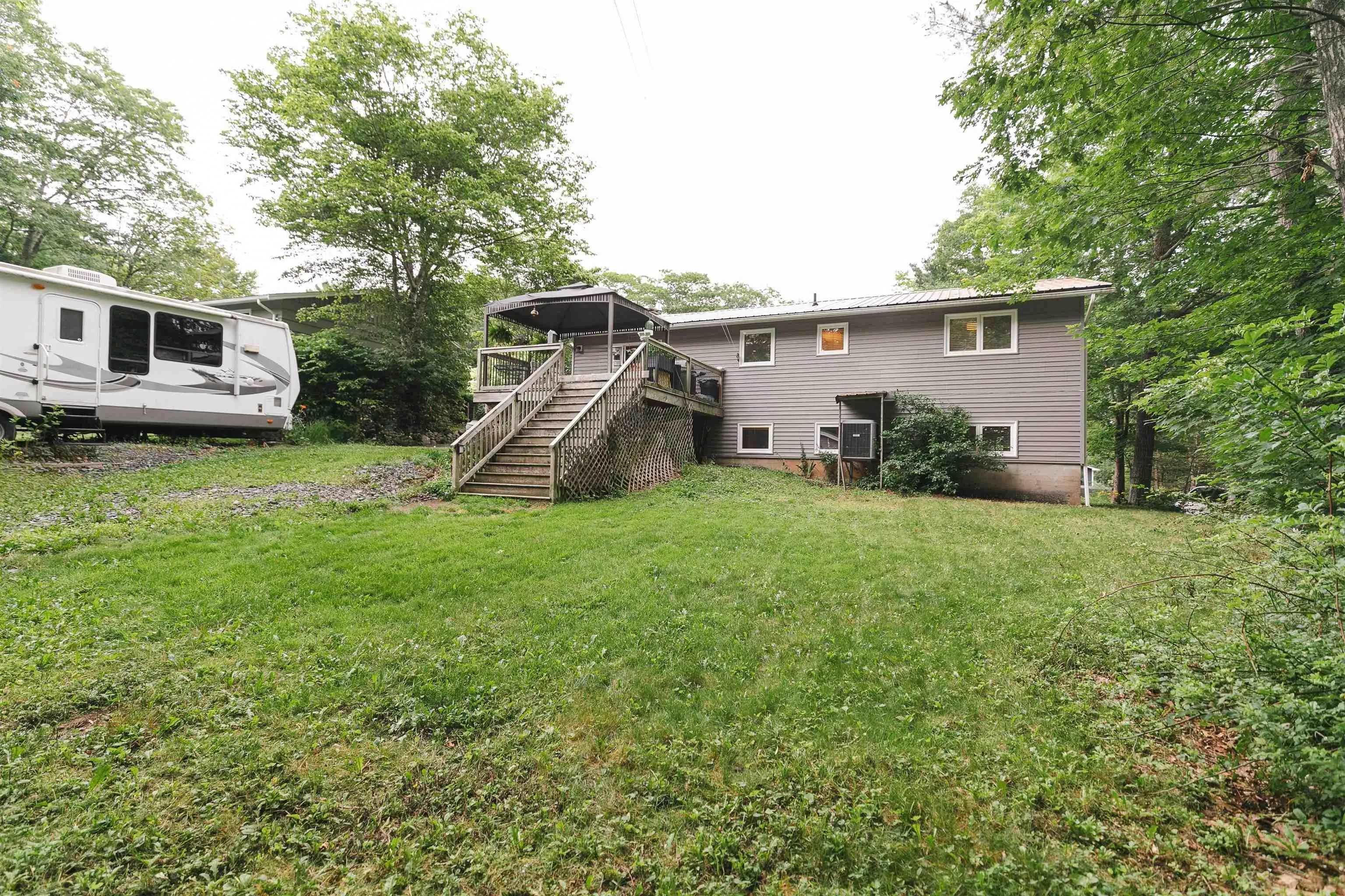 79 Ridge Avenue, Waverley, NS B2R 1G5, 4 Bedrooms Bedrooms, ,2 BathroomsBathrooms,Residential,For Sale,Ridge,202517848