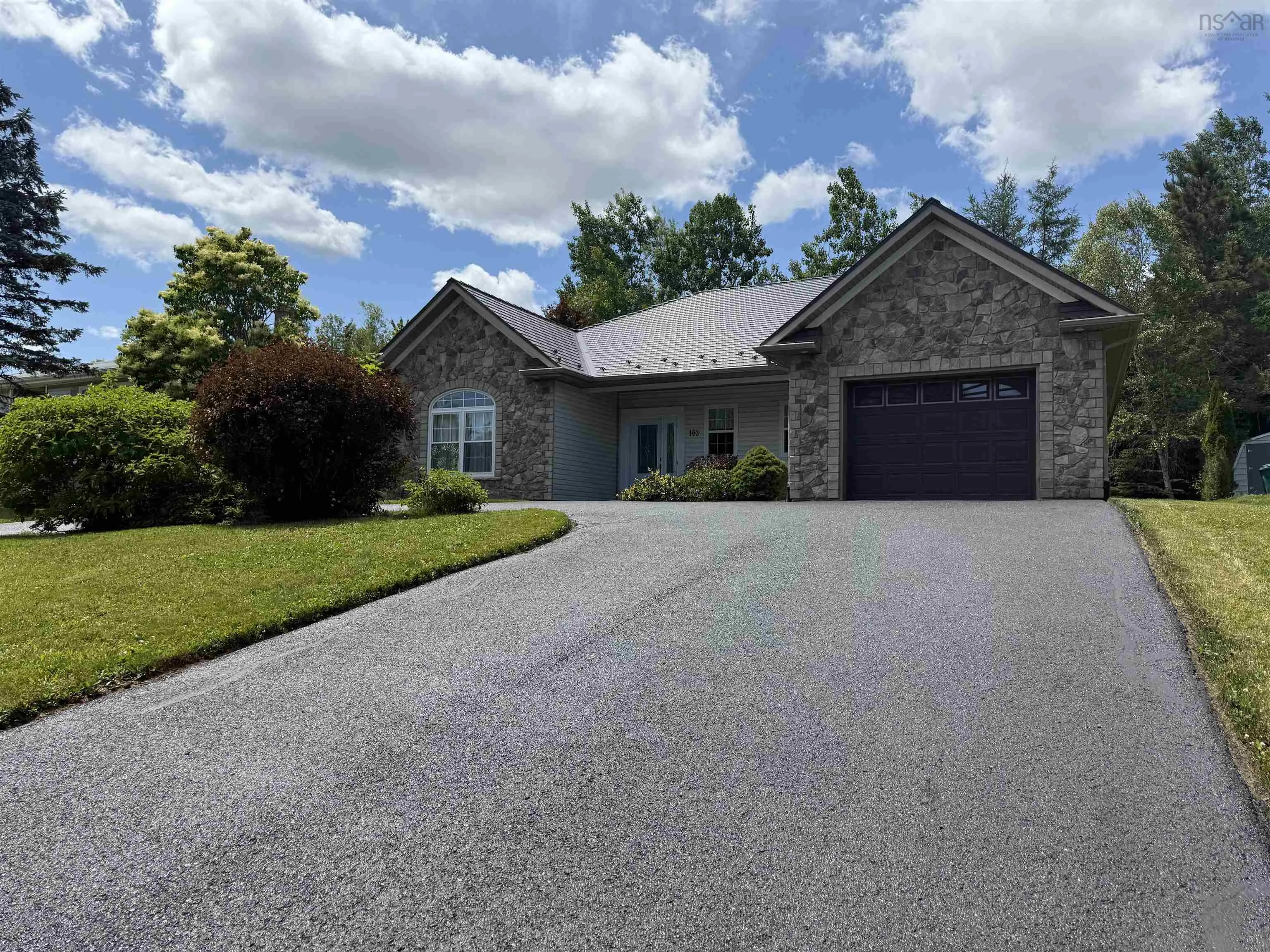 103 Oakwood Drive, Truro Heights Ns B6l 1n3, 3 Bedrooms Bedrooms, ,2 BathroomsBathrooms,Residential,For Sale,Oakwood,202507724