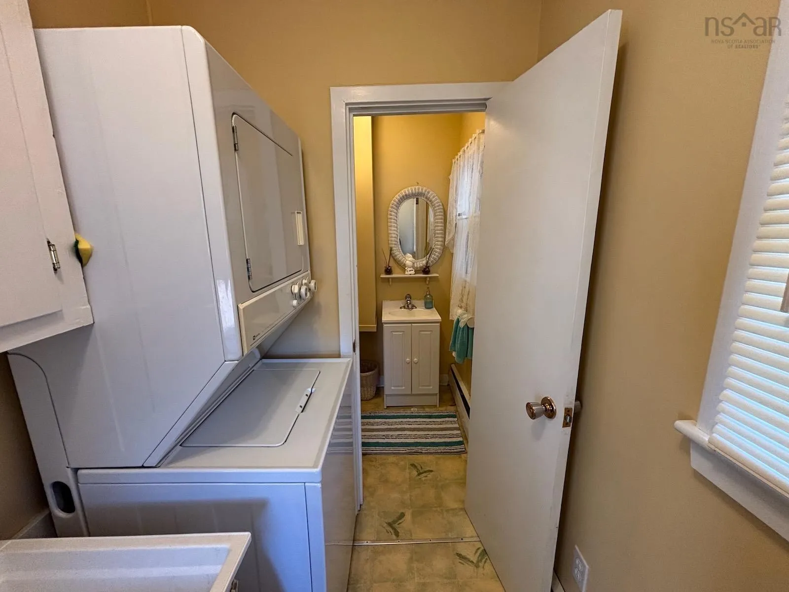10 Park Street, Yarmouth Ns B5a 2a5, 3 Bedrooms Bedrooms, ,2 BathroomsBathrooms,Residential,For Sale,Park,202508537