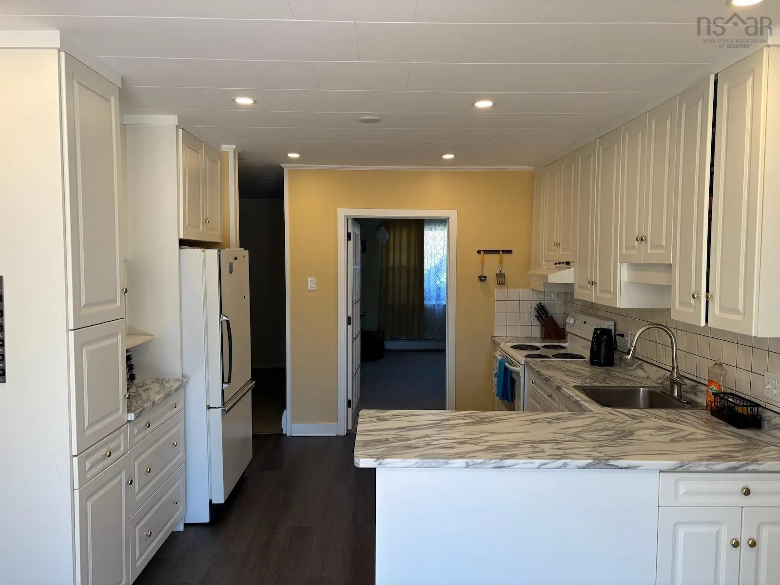 10 Park Street, Yarmouth Ns B5a 2a5, 3 Bedrooms Bedrooms, ,2 BathroomsBathrooms,Residential,For Sale,Park,202508537