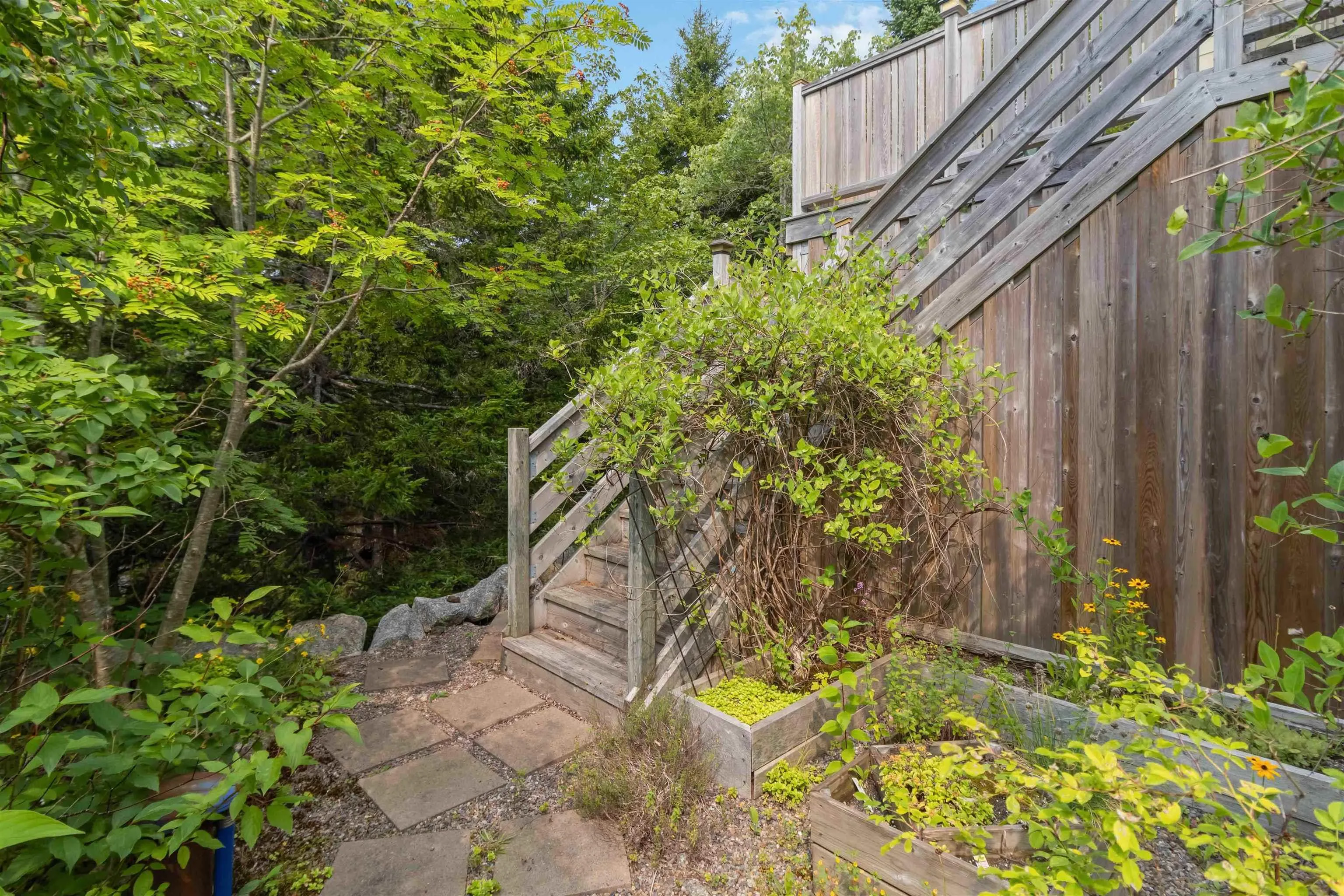 40 Big Rock Lane, East Chester, NS B0J 1J0, 2 Bedrooms Bedrooms, ,3 BathroomsBathrooms,Residential,For Sale,Big Rock,202519850