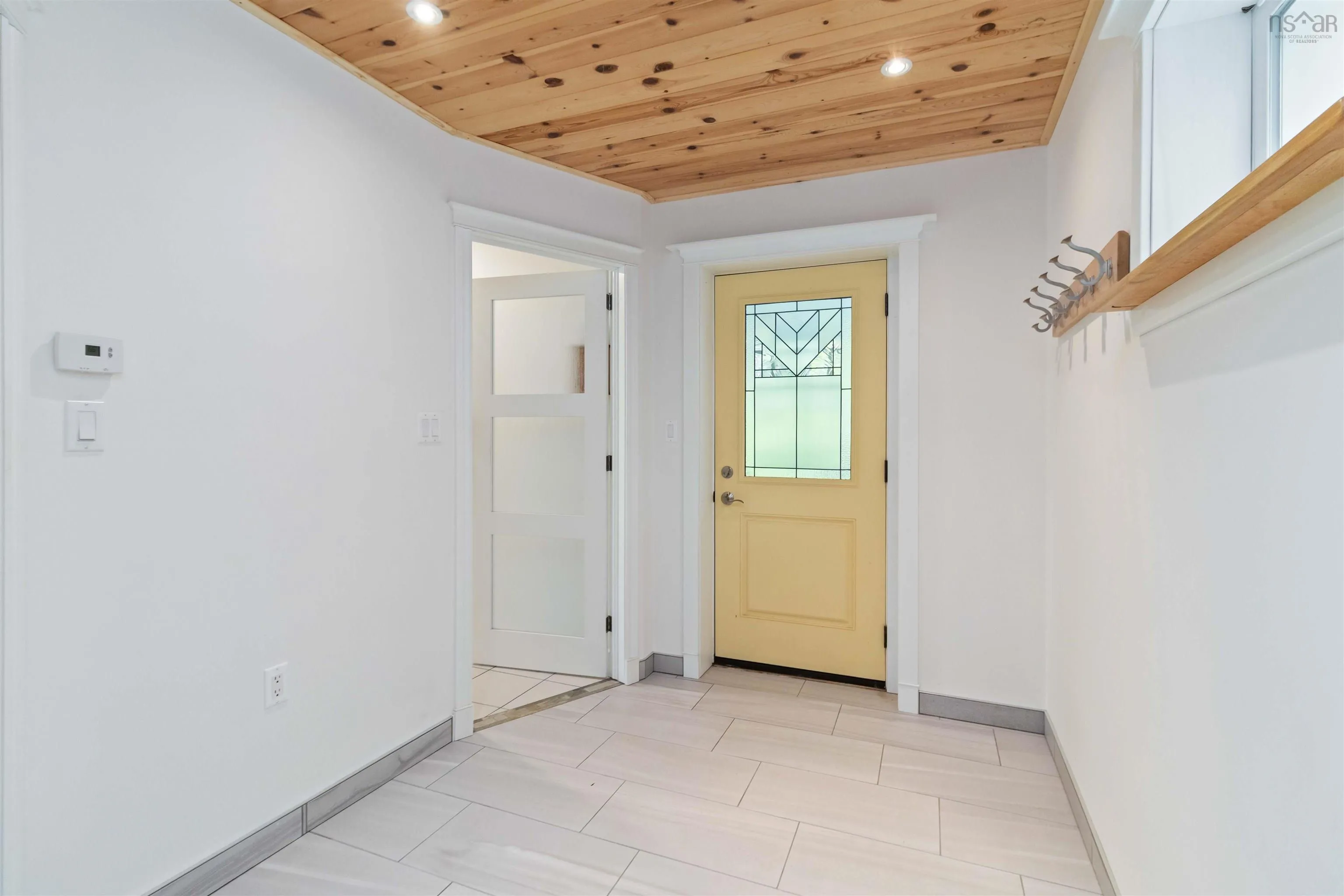 40 Big Rock Lane, East Chester, NS B0J 1J0, 2 Bedrooms Bedrooms, ,3 BathroomsBathrooms,Residential,For Sale,Big Rock,202519850