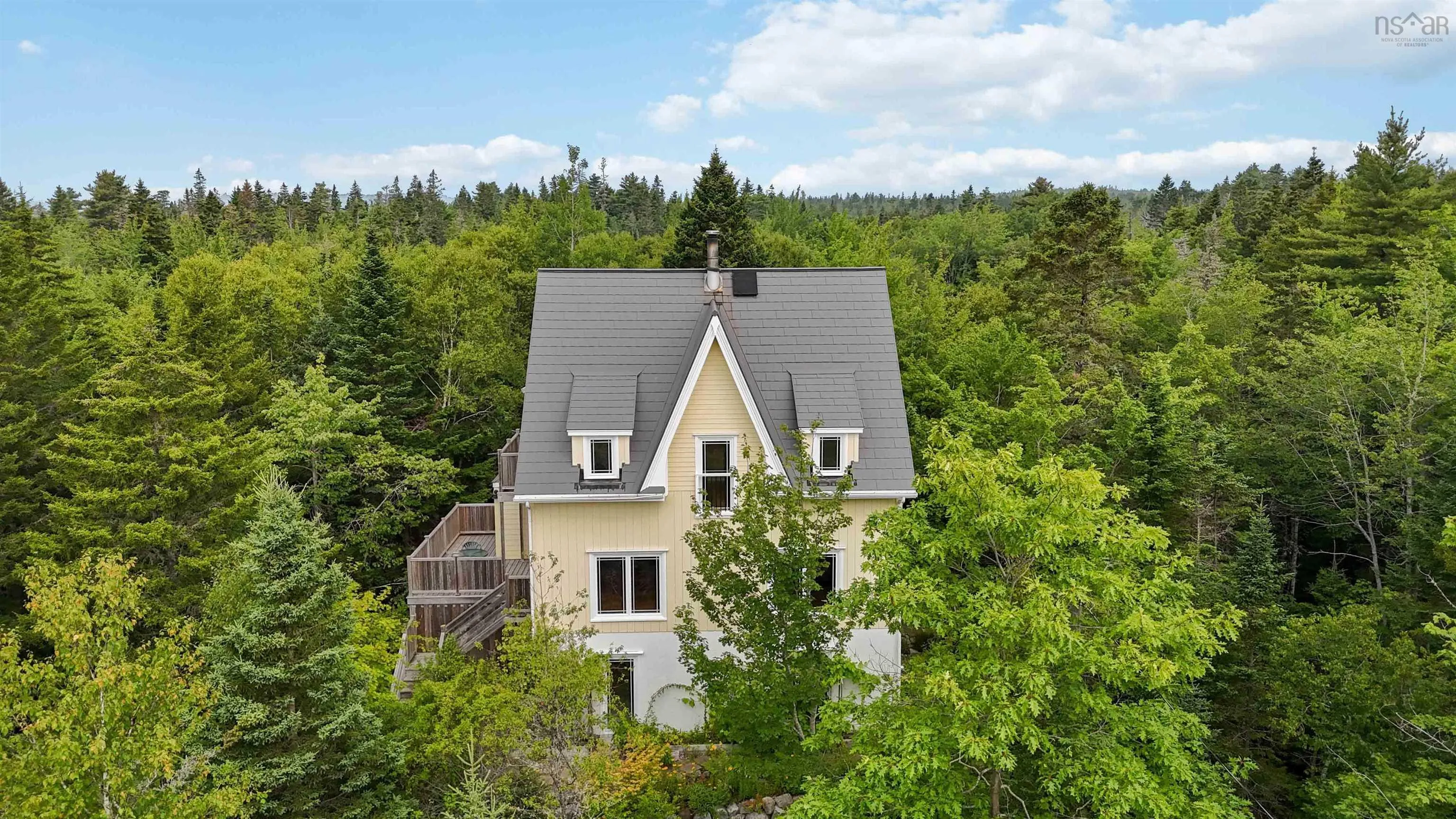 40 Big Rock Lane, East Chester, NS B0J 1J0, 2 Bedrooms Bedrooms, ,3 BathroomsBathrooms,Residential,For Sale,Big Rock,202519850