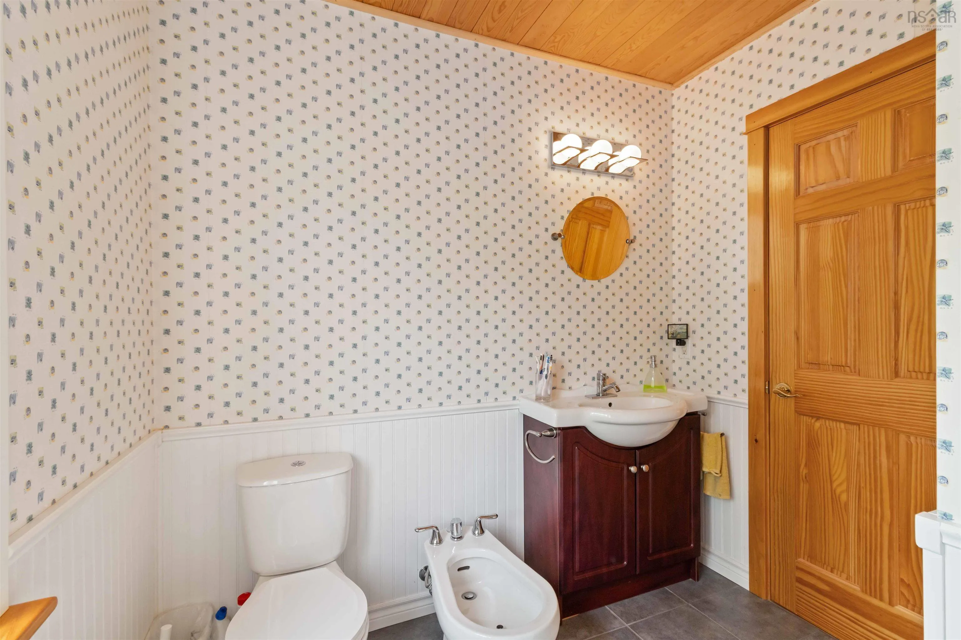 40 Big Rock Lane, East Chester, NS B0J 1J0, 2 Bedrooms Bedrooms, ,3 BathroomsBathrooms,Residential,For Sale,Big Rock,202519850