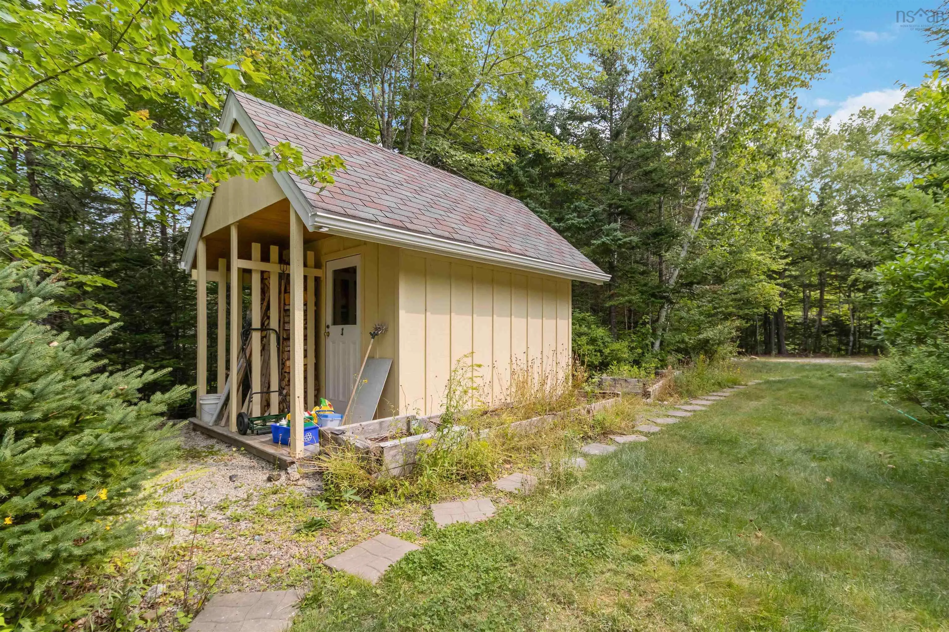40 Big Rock Lane, East Chester, NS B0J 1J0, 2 Bedrooms Bedrooms, ,3 BathroomsBathrooms,Residential,For Sale,Big Rock,202519850