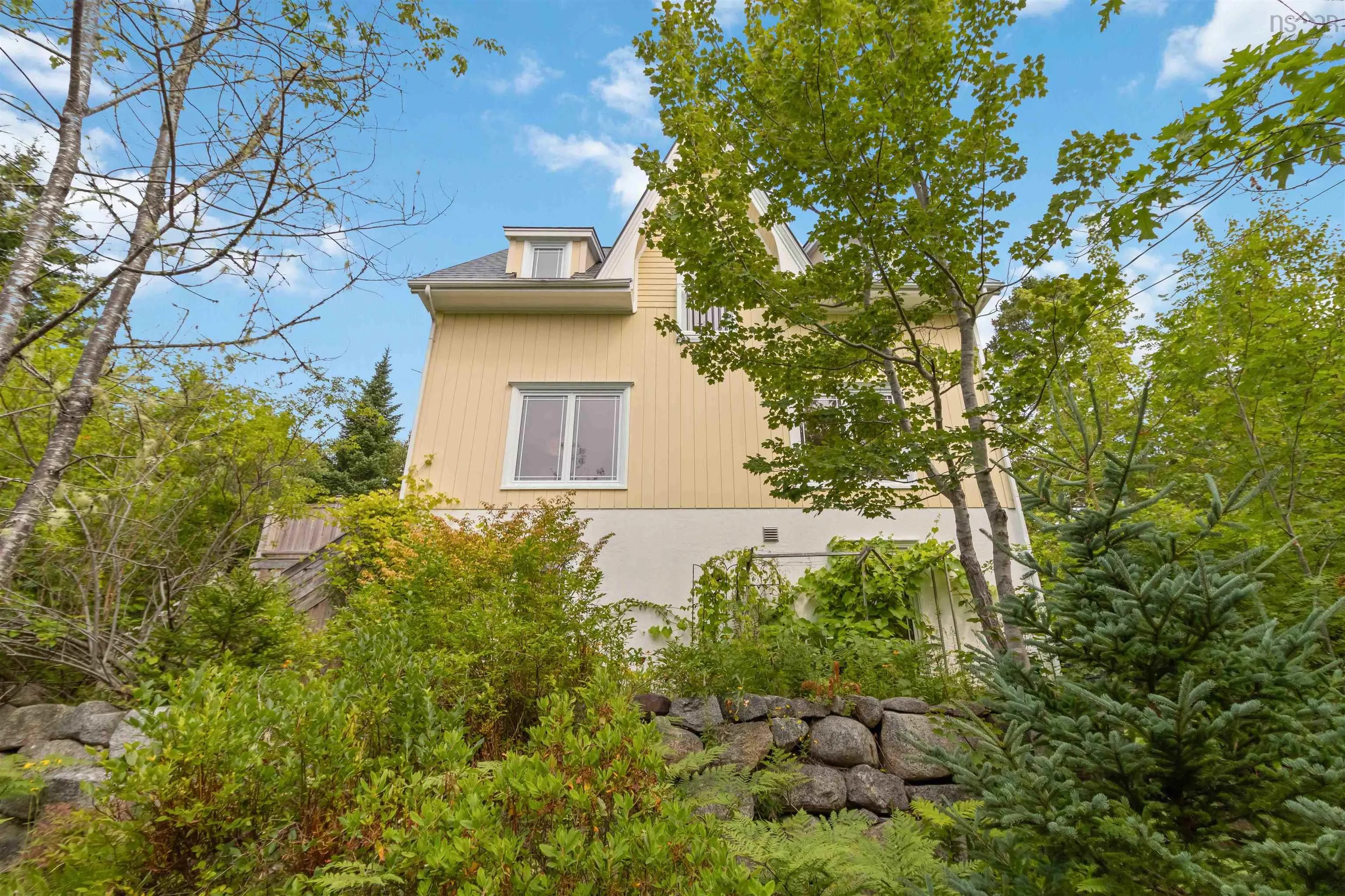 40 Big Rock Lane, East Chester, NS B0J 1J0, 2 Bedrooms Bedrooms, ,3 BathroomsBathrooms,Residential,For Sale,Big Rock,202519850