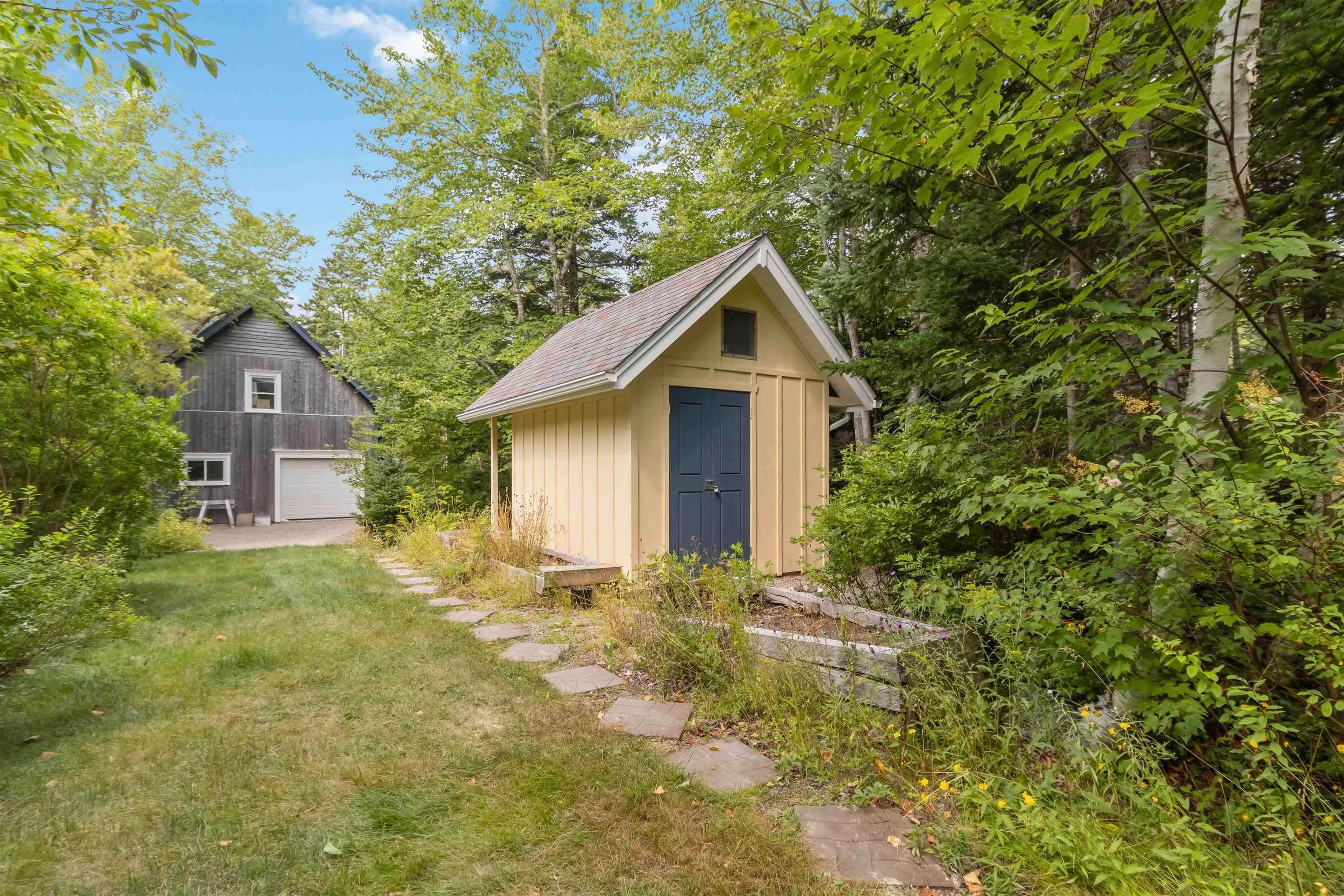 40 Big Rock Lane, East Chester, NS B0J 1J0, 2 Bedrooms Bedrooms, ,3 BathroomsBathrooms,Residential,For Sale,Big Rock,202519850