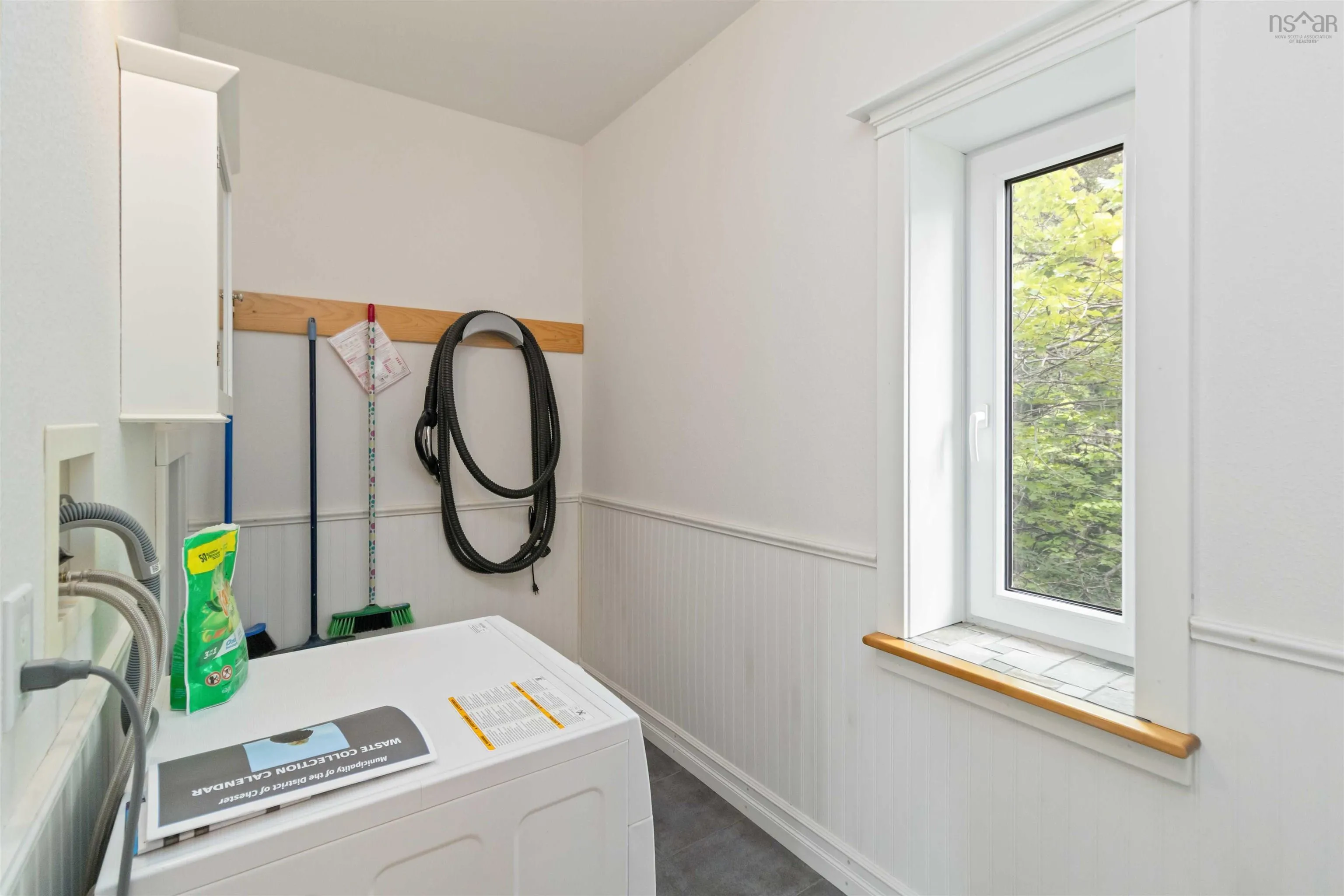 40 Big Rock Lane, East Chester, NS B0J 1J0, 2 Bedrooms Bedrooms, ,3 BathroomsBathrooms,Residential,For Sale,Big Rock,202519850