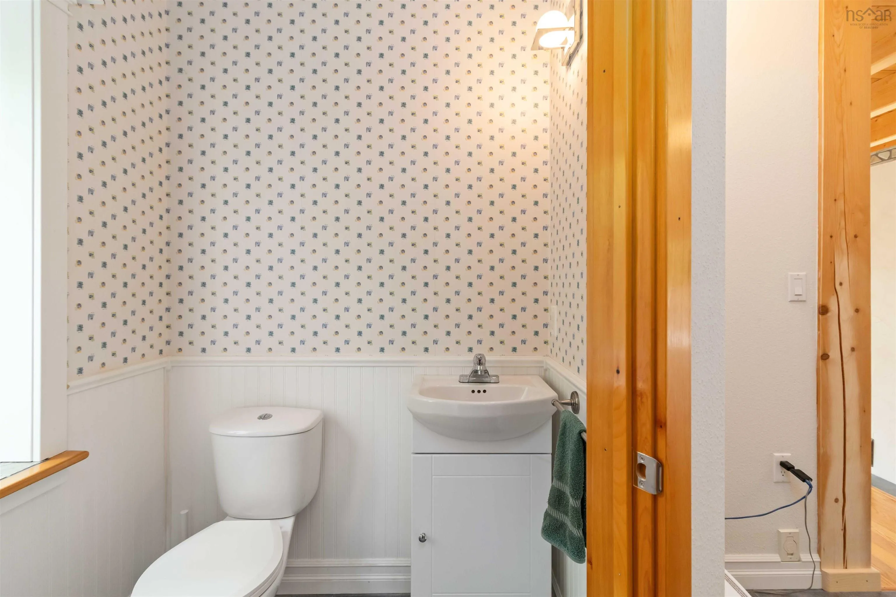 40 Big Rock Lane, East Chester, NS B0J 1J0, 2 Bedrooms Bedrooms, ,3 BathroomsBathrooms,Residential,For Sale,Big Rock,202519850