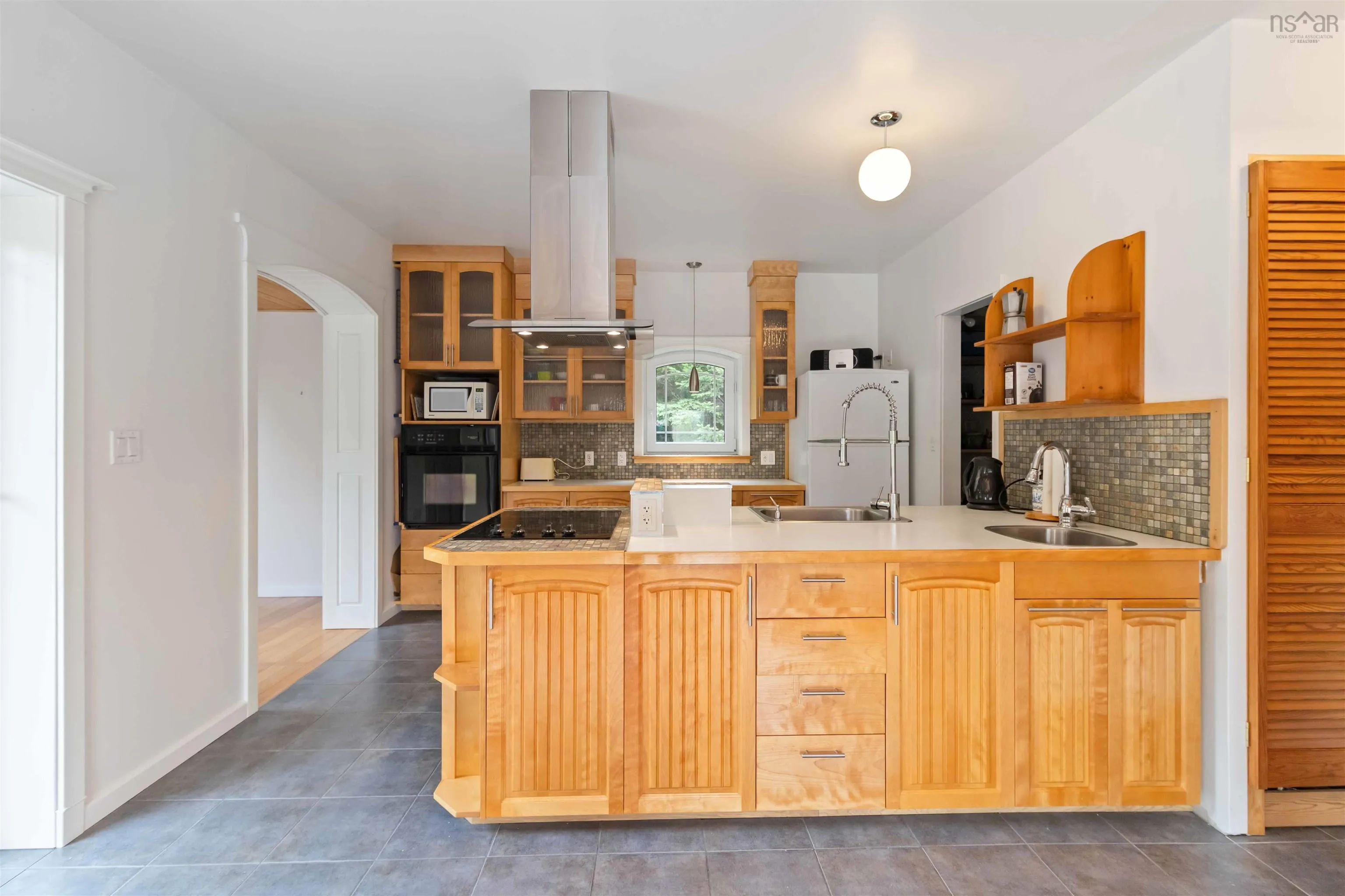 40 Big Rock Lane, East Chester, NS B0J 1J0, 2 Bedrooms Bedrooms, ,3 BathroomsBathrooms,Residential,For Sale,Big Rock,202519850