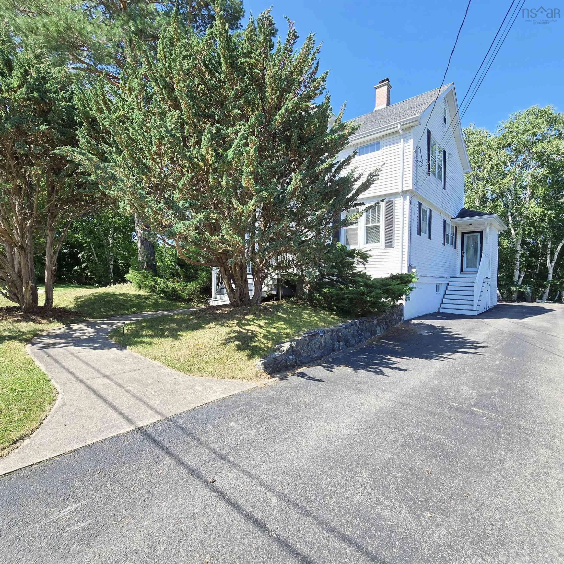 142 Shandwick Street, Sydney, NS B1P 4V6, 5 Bedrooms Bedrooms, ,3 BathroomsBathrooms,Residential,For Sale,Shandwick,202519655