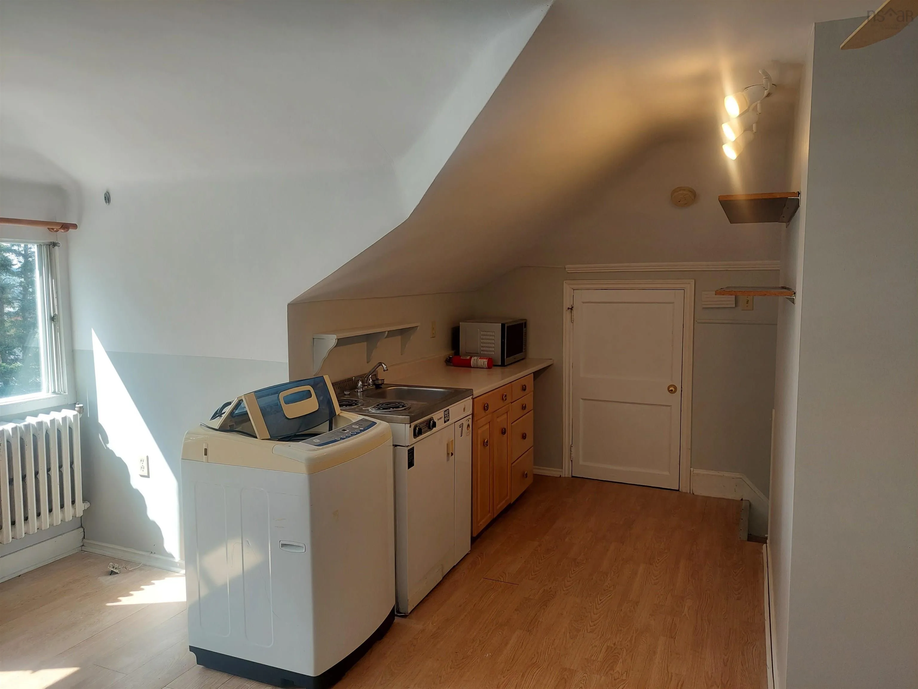3786/84 High Street, Halifax Ns B3k 4y9, 5 Bedrooms Bedrooms, ,Residential Income,For Sale,High,202506297