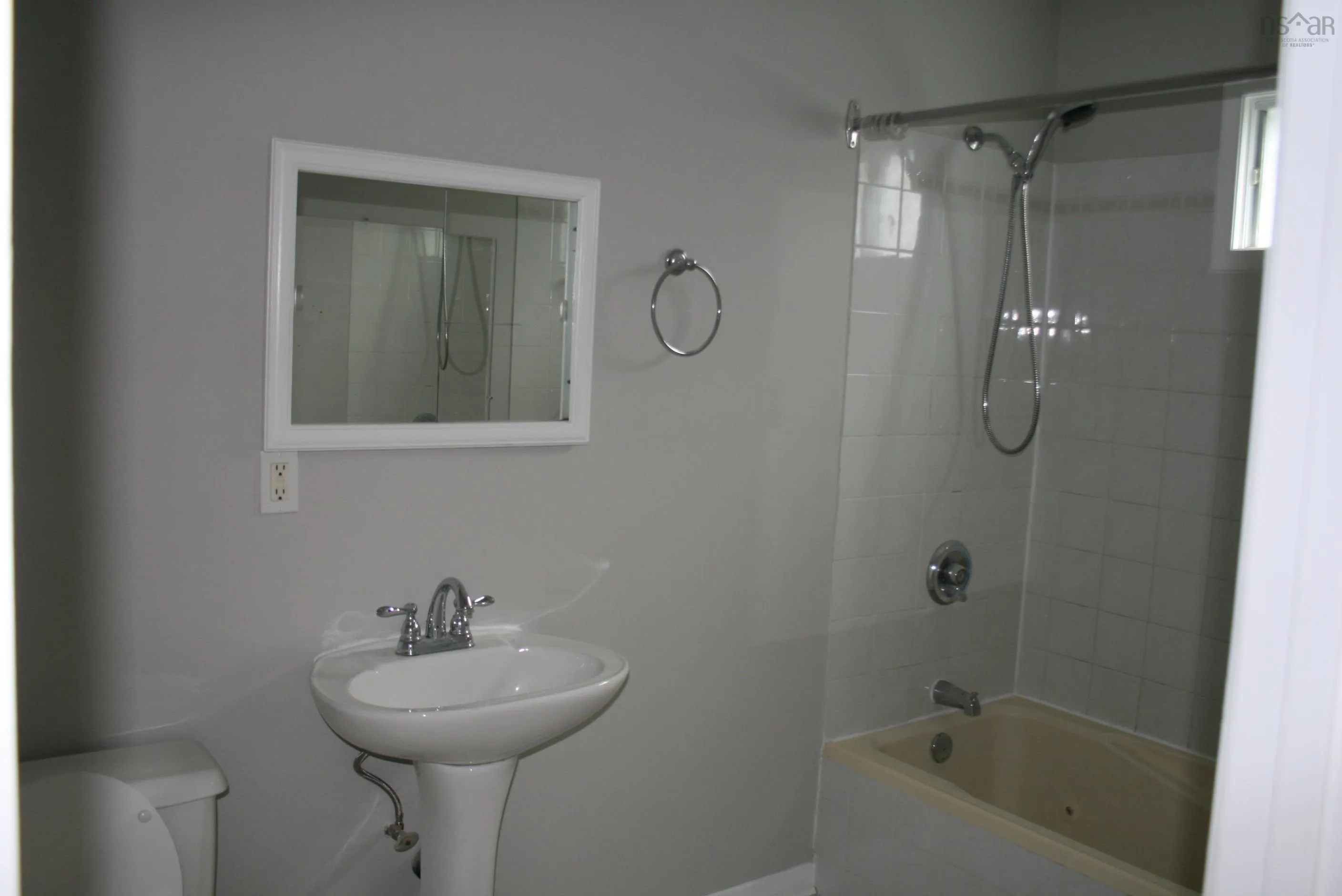 3786/84 High Street, Halifax Ns B3k 4y9, 5 Bedrooms Bedrooms, ,Residential Income,For Sale,High,202506297
