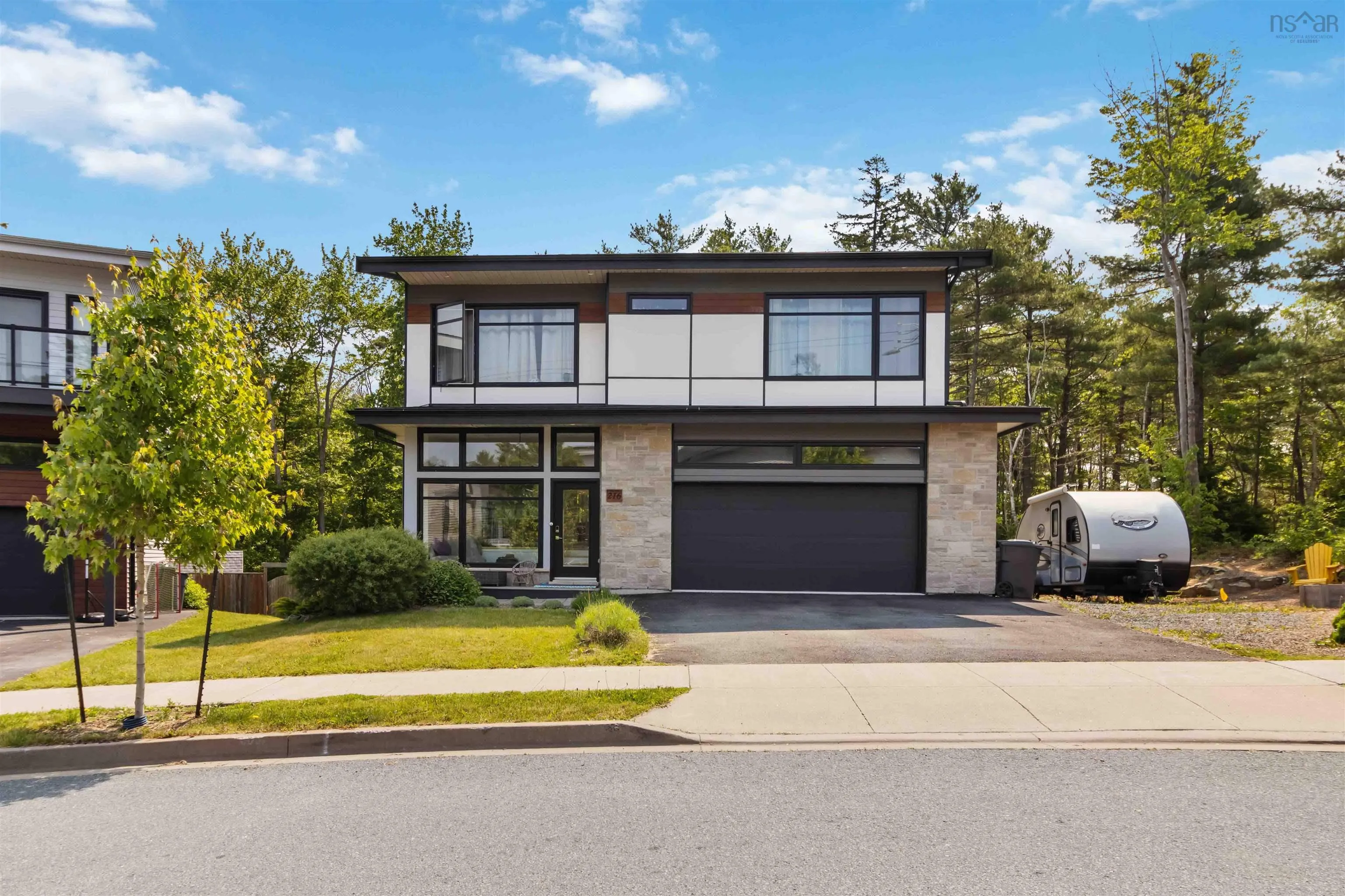 216 Amesbury Gate, Bedford, NS B4B 0S7, 5 Bedrooms Bedrooms, ,5 BathroomsBathrooms,Residential,For Sale,Amesbury Gate,202519864