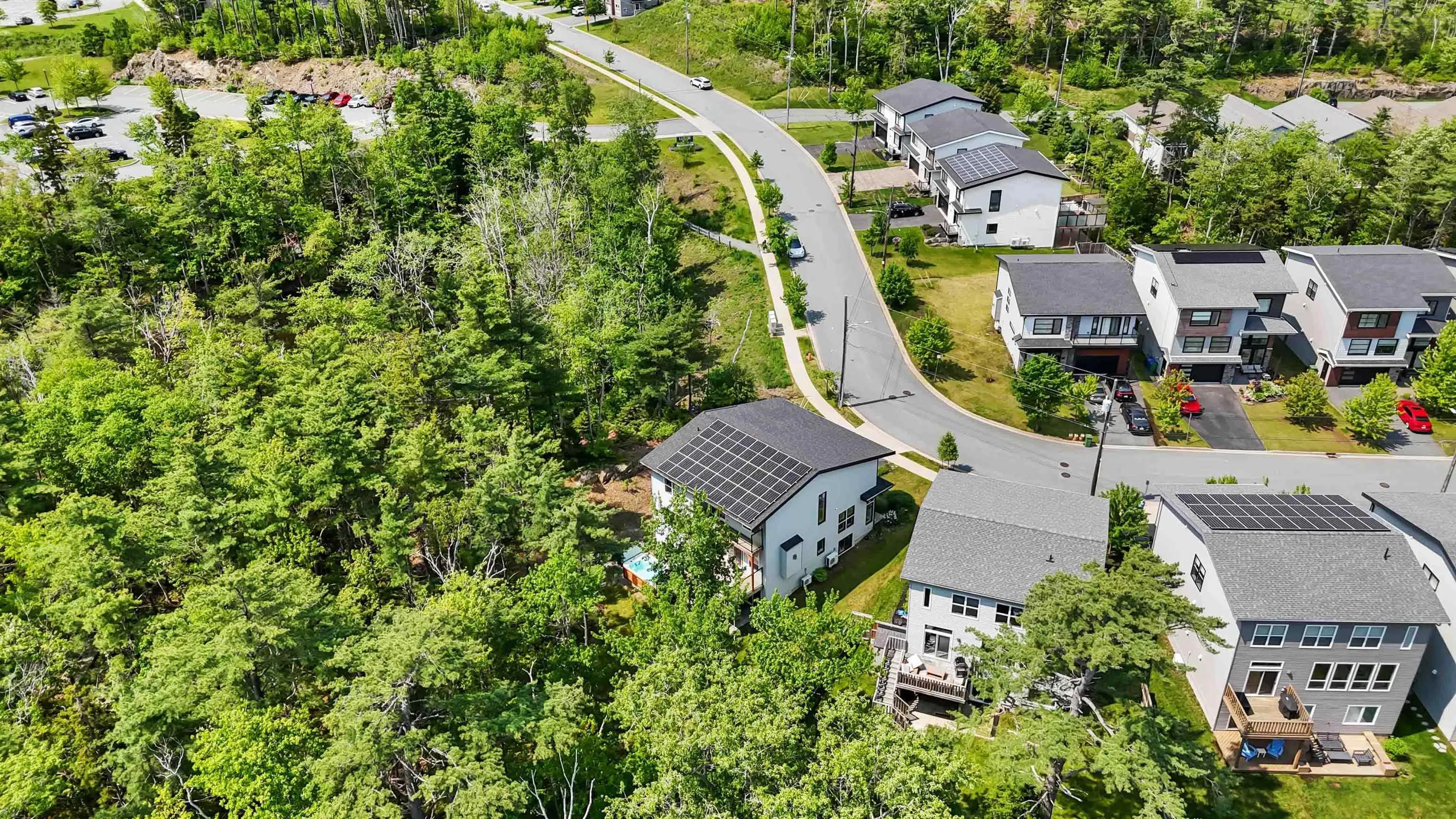 216 Amesbury Gate, Bedford, NS B4B 0S7, 5 Bedrooms Bedrooms, ,5 BathroomsBathrooms,Residential,For Sale,Amesbury Gate,202519864