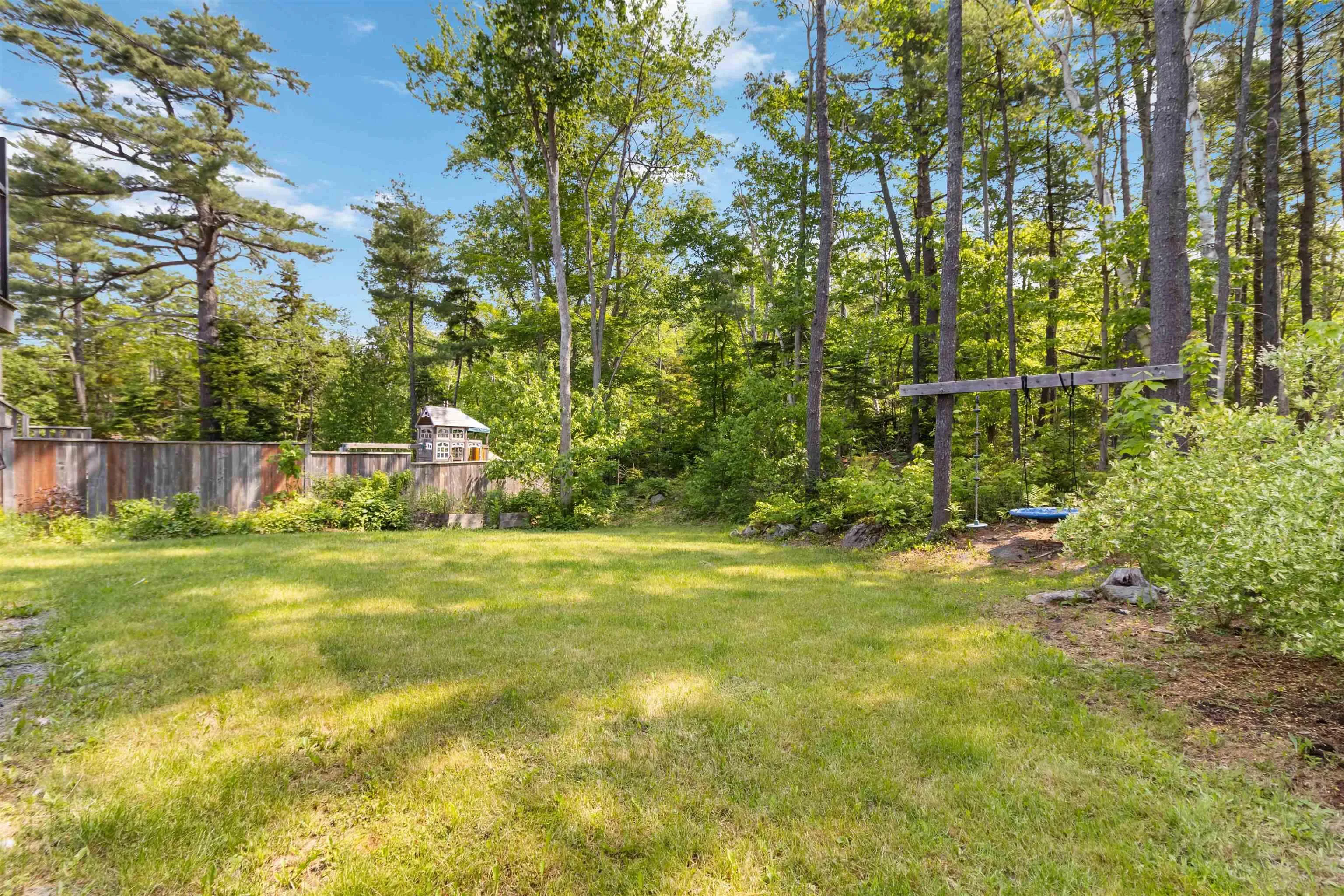 216 Amesbury Gate, Bedford, NS B4B 0S7, 5 Bedrooms Bedrooms, ,5 BathroomsBathrooms,Residential,For Sale,Amesbury Gate,202519864