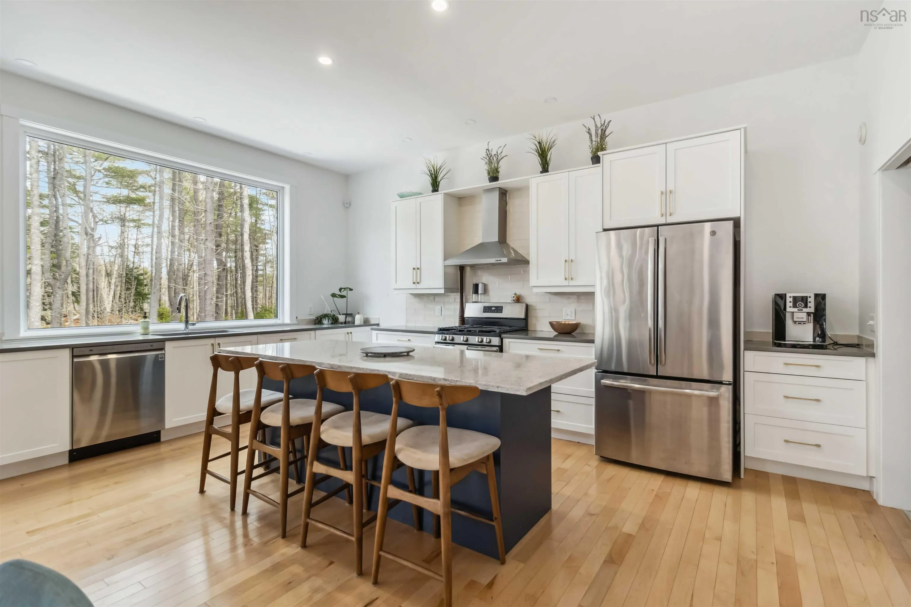 216 Amesbury Gate, Bedford, NS B4B 0S7, 5 Bedrooms Bedrooms, ,5 BathroomsBathrooms,Residential,For Sale,Amesbury Gate,202519864