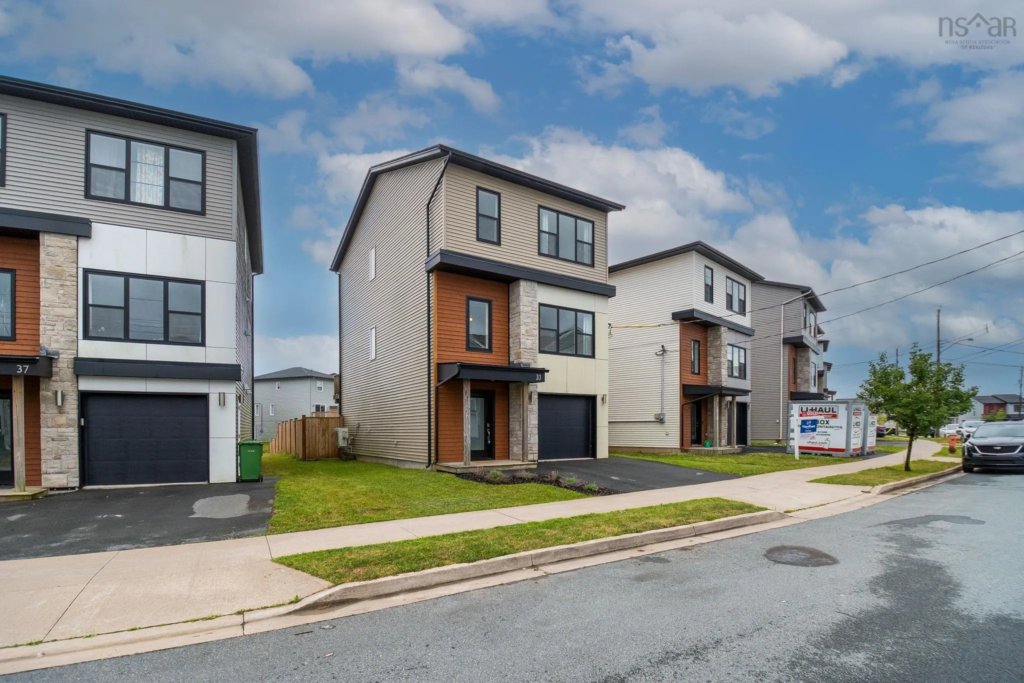 33 Mica Cres, Halifax, NS B3P 0G7, 3 Bedrooms Bedrooms, ,4 BathroomsBathrooms,Residential,For Sale,Mica Cres,202518359