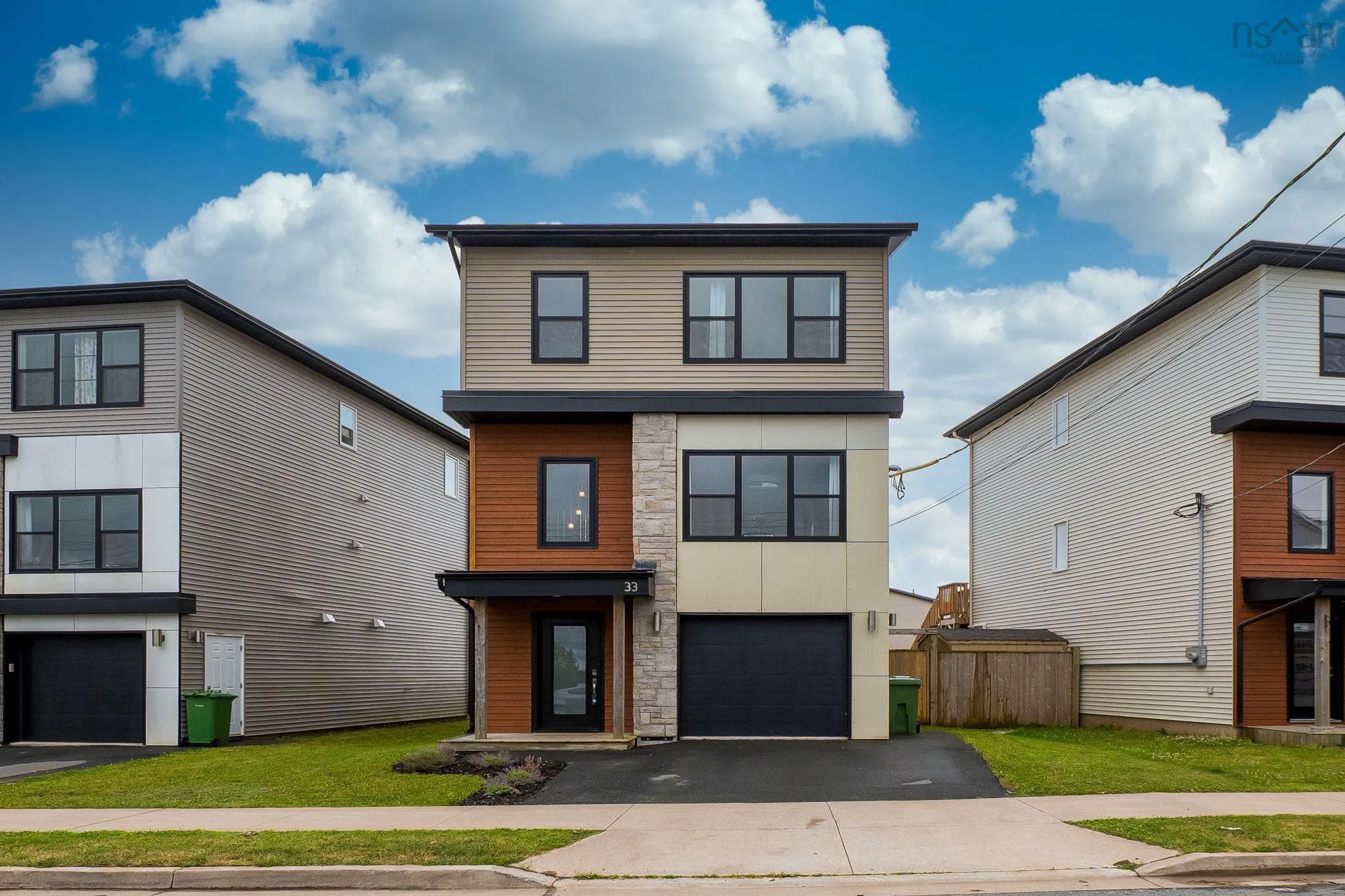 33 Mica Cres, Halifax, NS B3P 0G7, 3 Bedrooms Bedrooms, ,4 BathroomsBathrooms,Residential,For Sale,Mica Cres,202518359