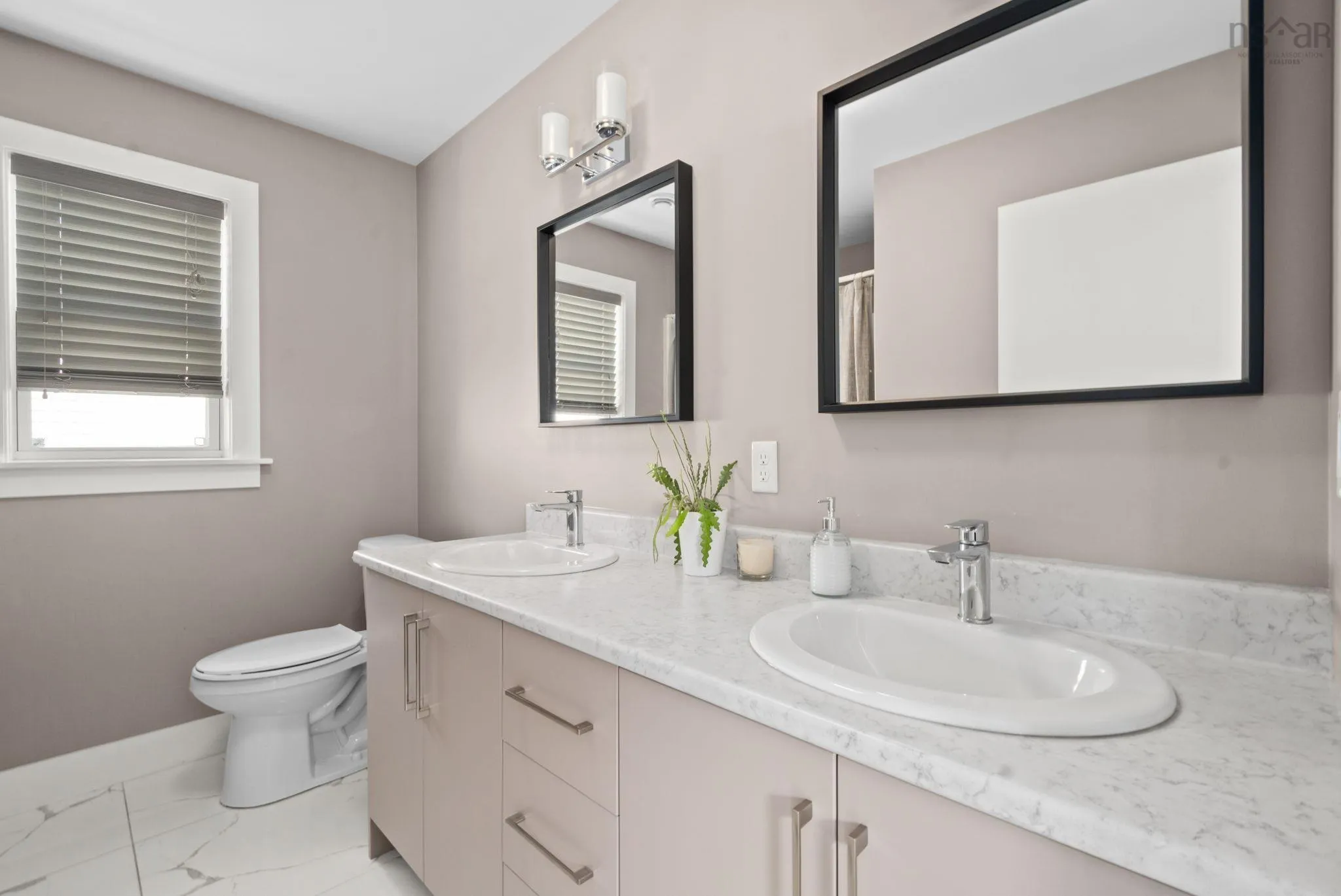 33 Mica Cres, Halifax, NS B3P 0G7, 3 Bedrooms Bedrooms, ,4 BathroomsBathrooms,Residential,For Sale,Mica Cres,202518359