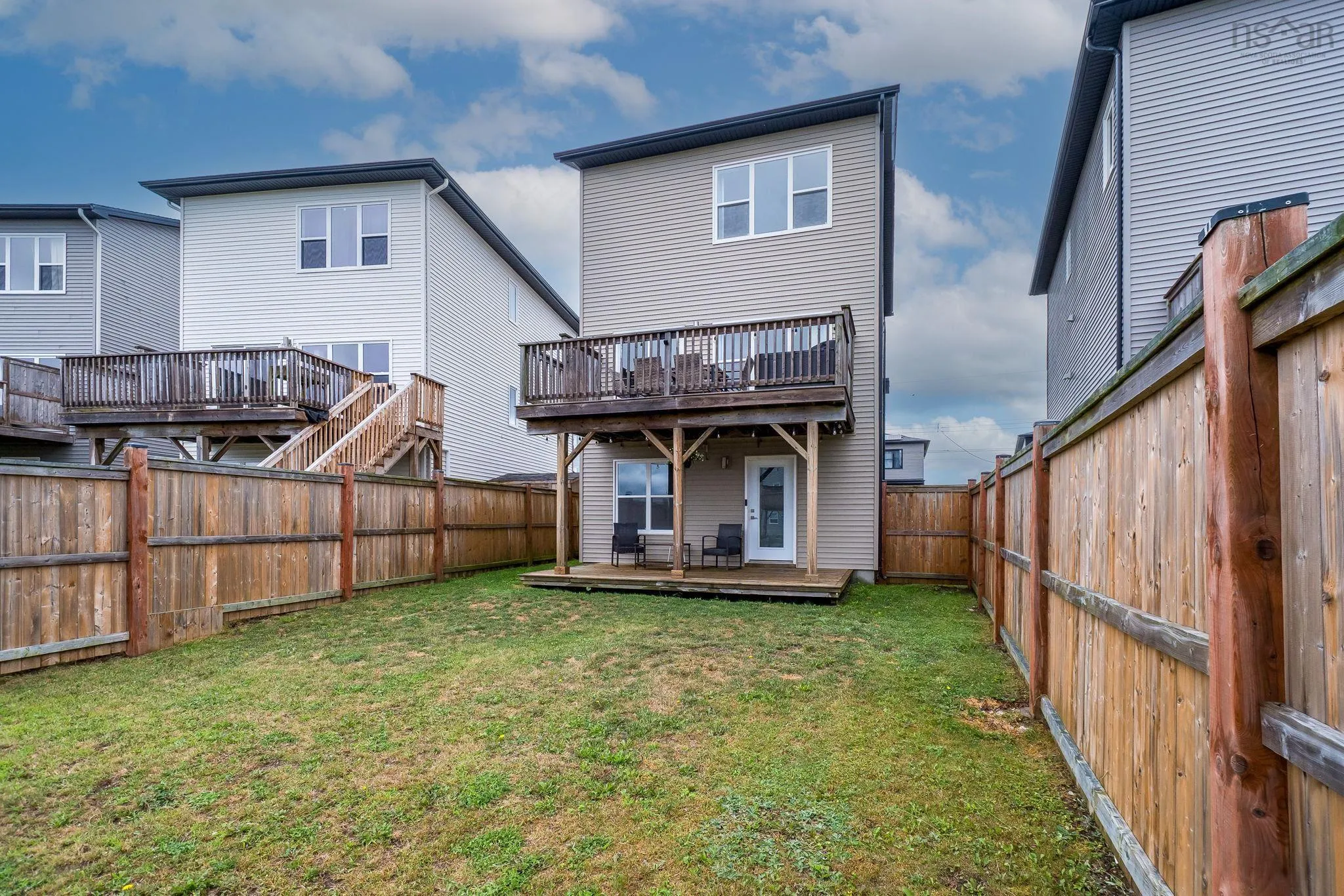 33 Mica Cres, Halifax, NS B3P 0G7, 3 Bedrooms Bedrooms, ,4 BathroomsBathrooms,Residential,For Sale,Mica Cres,202518359