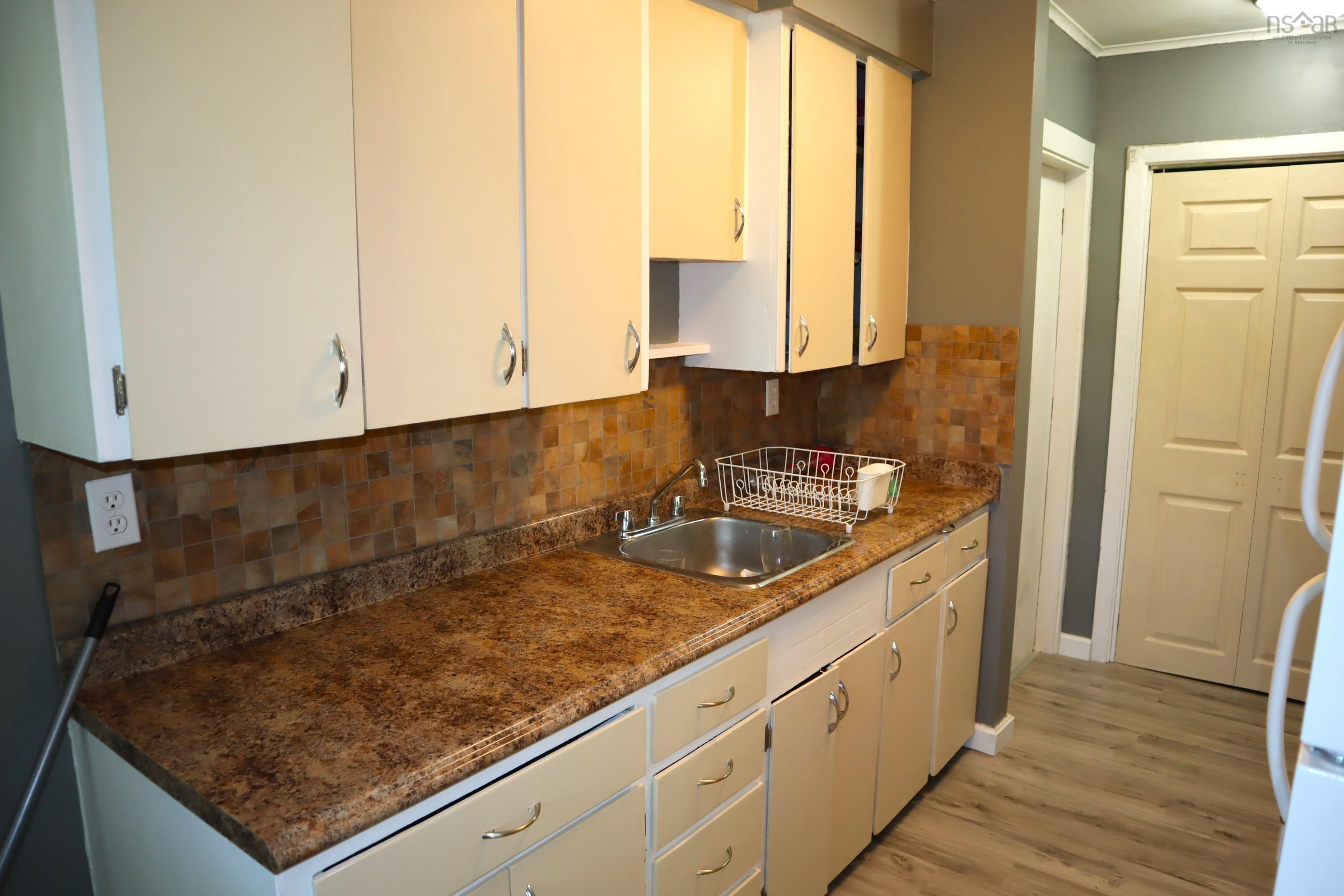 93 & 99 North Street, Bridgewater NS B4V 2V6, 20 Bedrooms Bedrooms, ,Residential Income,For Sale,North,202227039