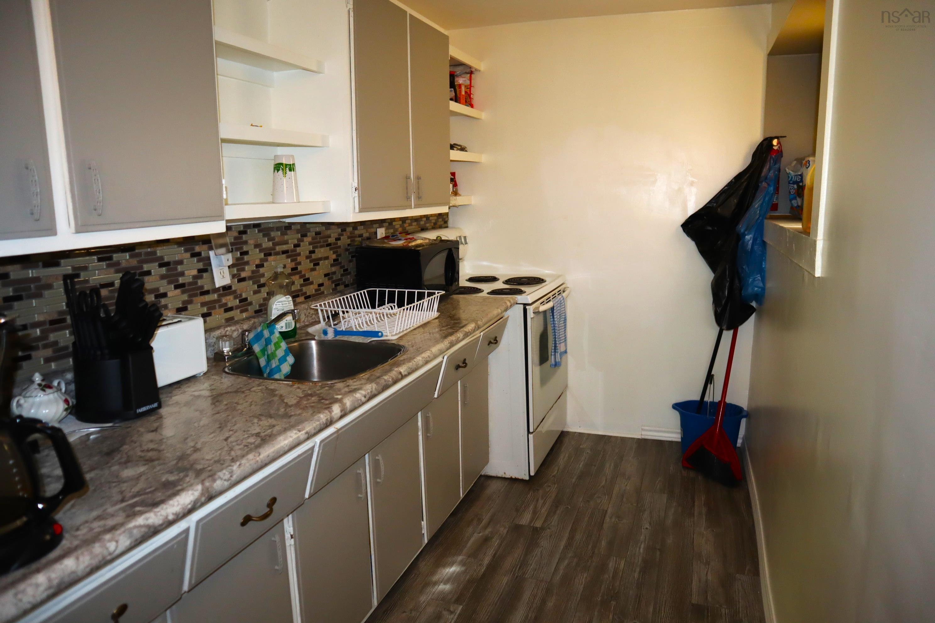 93 & 99 North Street, Bridgewater NS B4V 2V6, 20 Bedrooms Bedrooms, ,Residential Income,For Sale,North,202227039