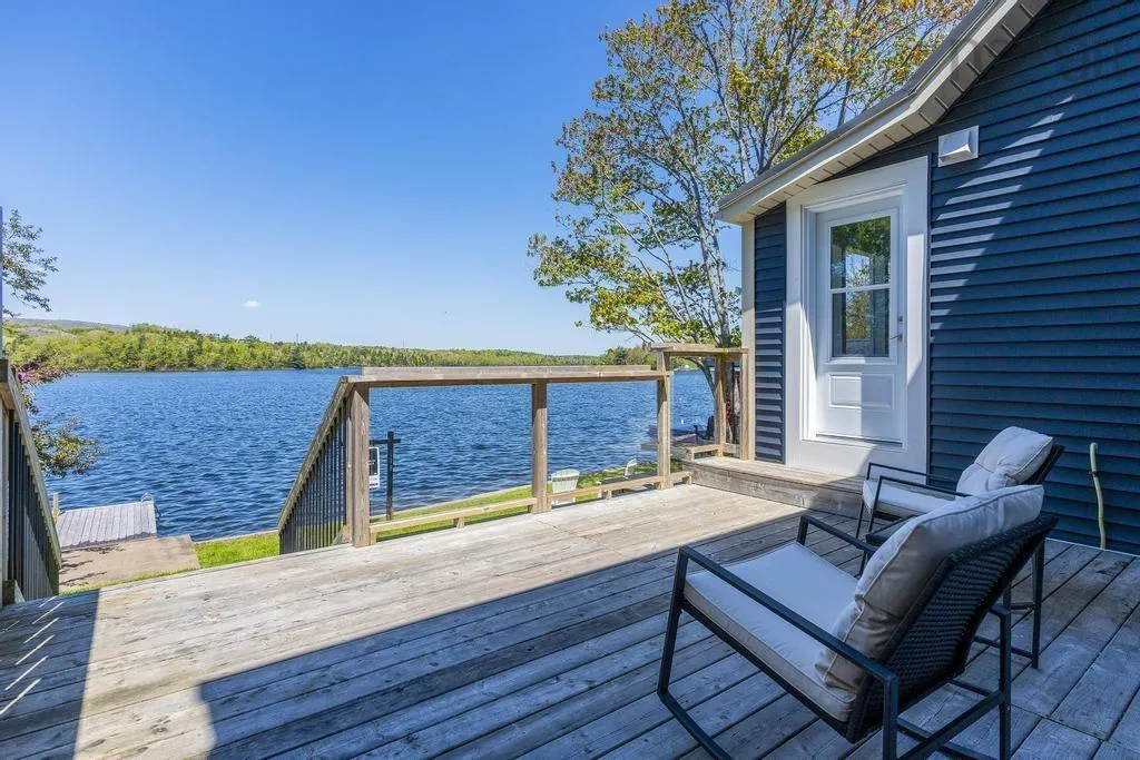 395 Waverley Road, Dartmouth, NS B2X 2E7, 4 Bedrooms Bedrooms, ,3 BathroomsBathrooms,Residential,For Sale,Waverley,202522624