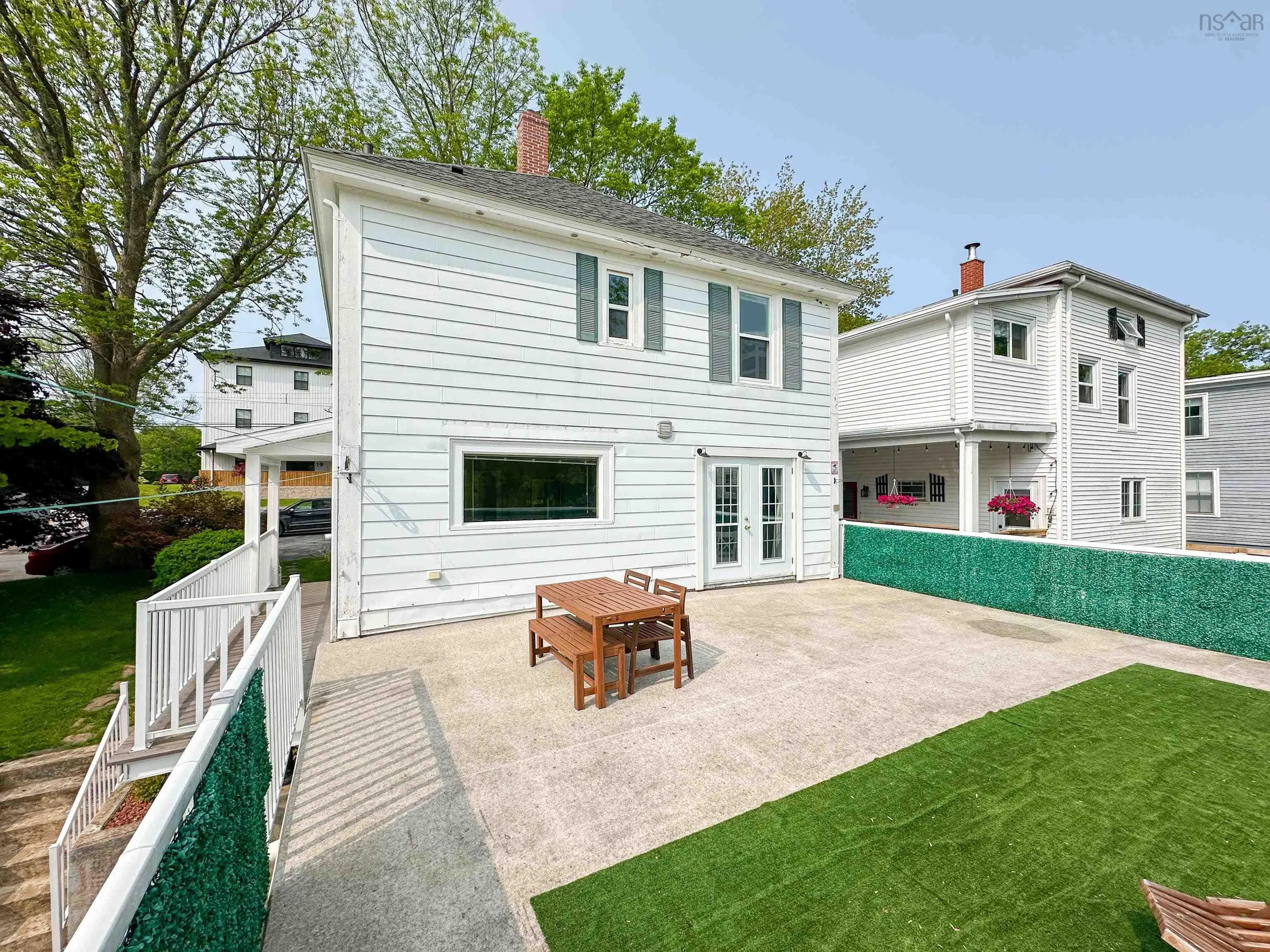 20 Queen Street, Bridgewater, NS B4V 1P2, 4 Bedrooms Bedrooms, ,2 BathroomsBathrooms,Residential,For Sale,Queen,202513484