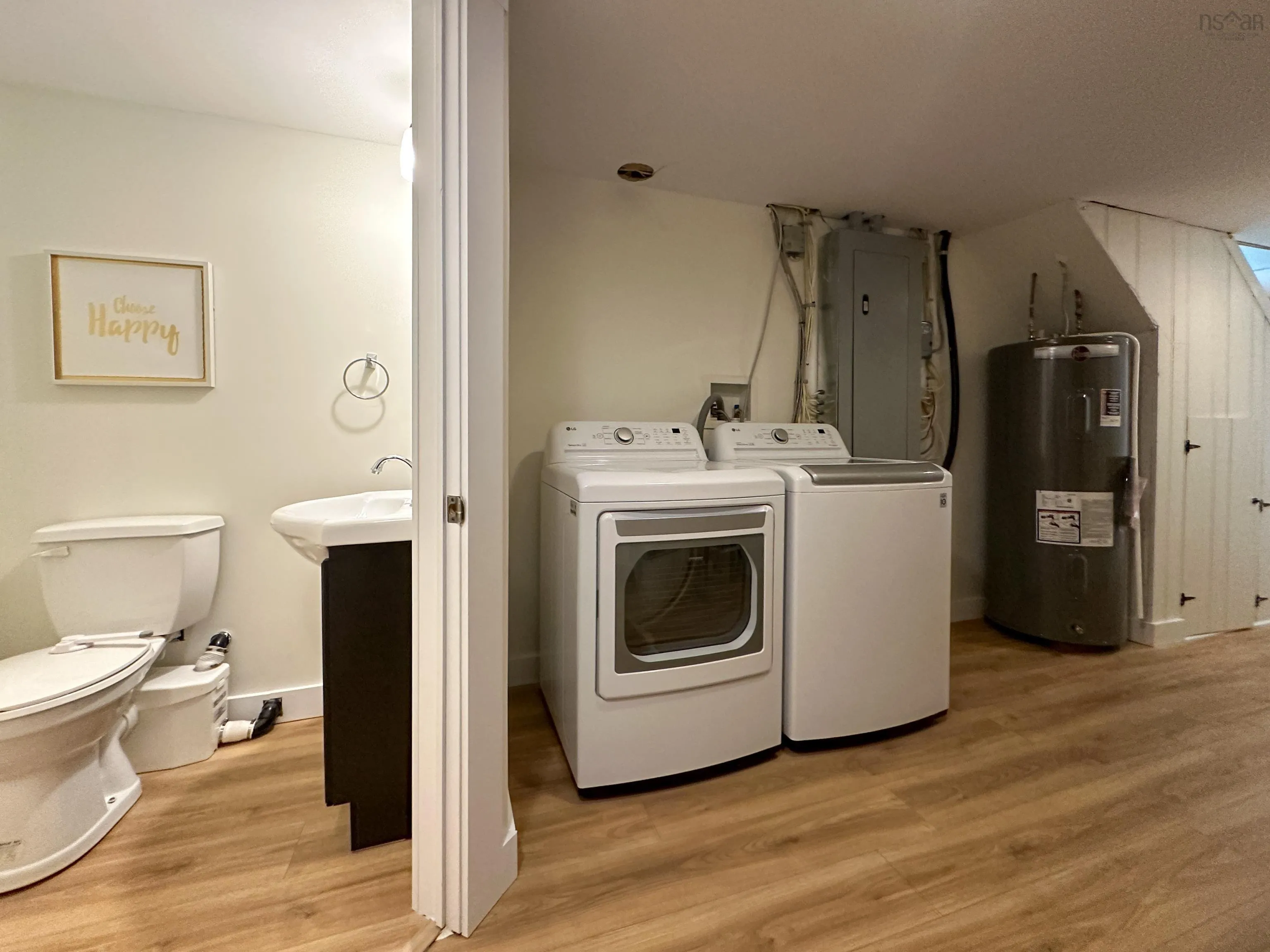20 Queen Street, Bridgewater, NS B4V 1P2, 4 Bedrooms Bedrooms, ,2 BathroomsBathrooms,Residential,For Sale,Queen,202513484