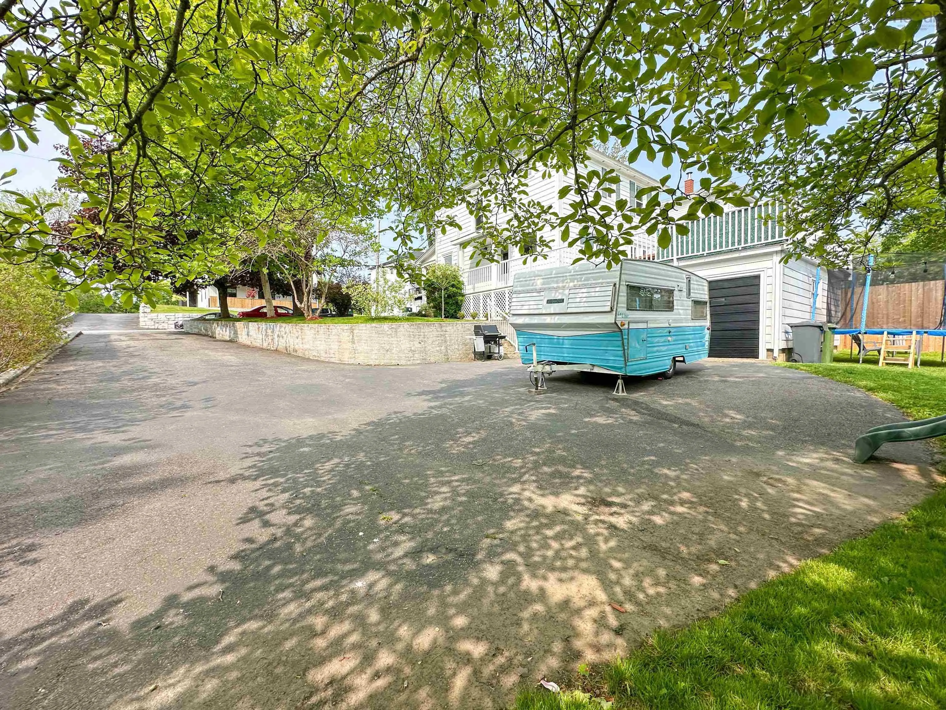 20 Queen Street, Bridgewater, NS B4V 1P2, 4 Bedrooms Bedrooms, ,2 BathroomsBathrooms,Residential,For Sale,Queen,202513484