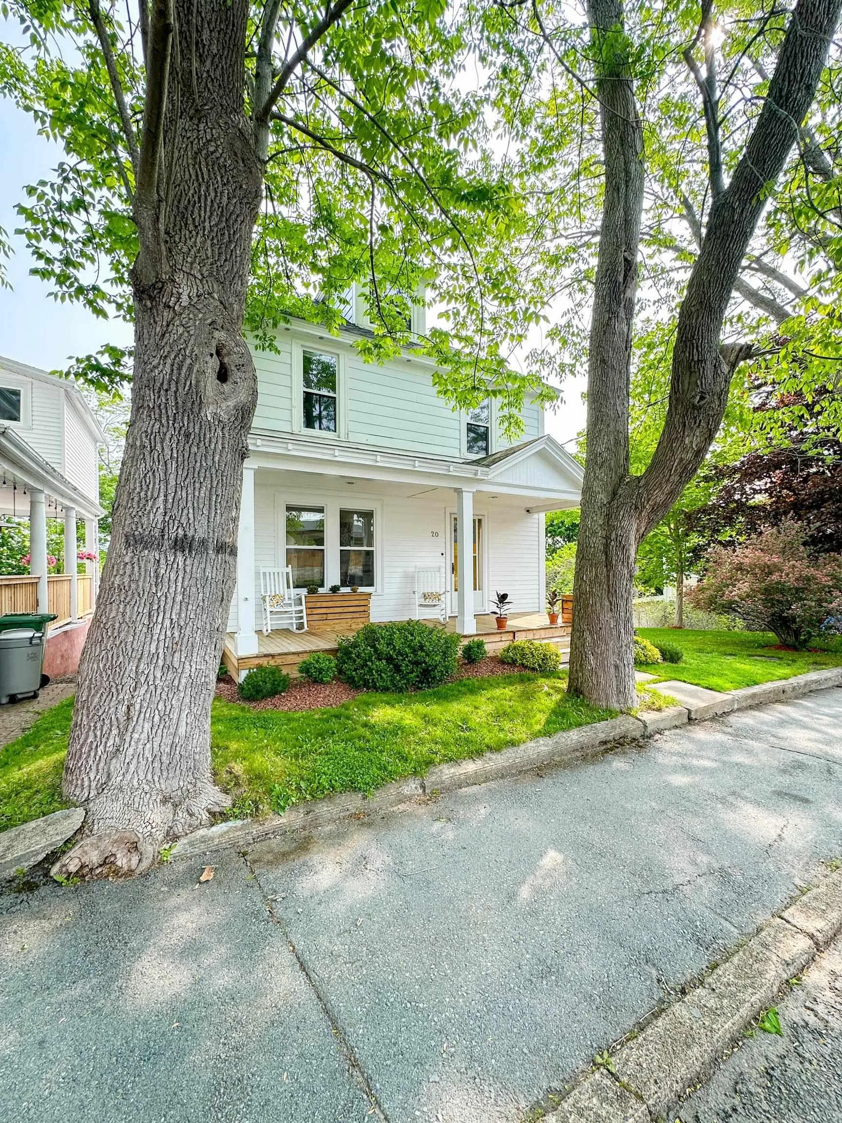 20 Queen Street, Bridgewater, NS B4V 1P2, 4 Bedrooms Bedrooms, ,2 BathroomsBathrooms,Residential,For Sale,Queen,202513484