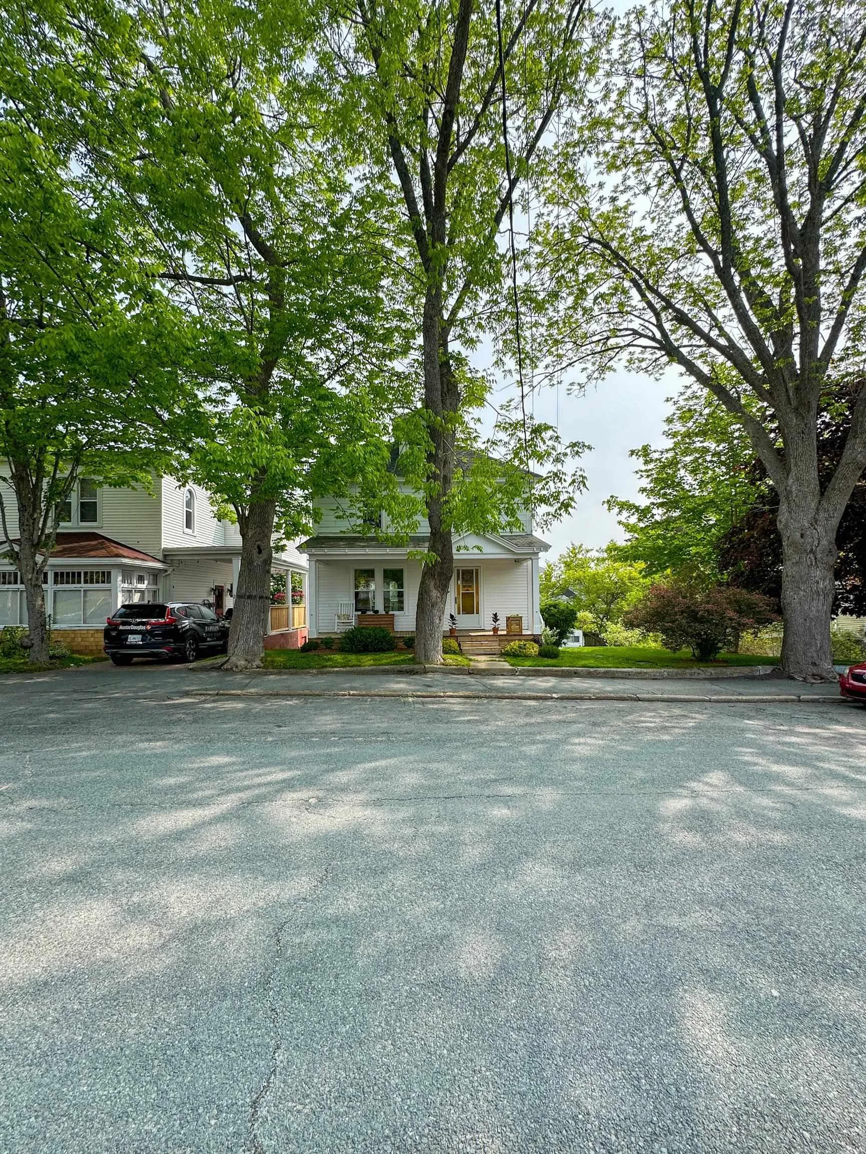 20 Queen Street, Bridgewater, NS B4V 1P2, 4 Bedrooms Bedrooms, ,2 BathroomsBathrooms,Residential,For Sale,Queen,202513484