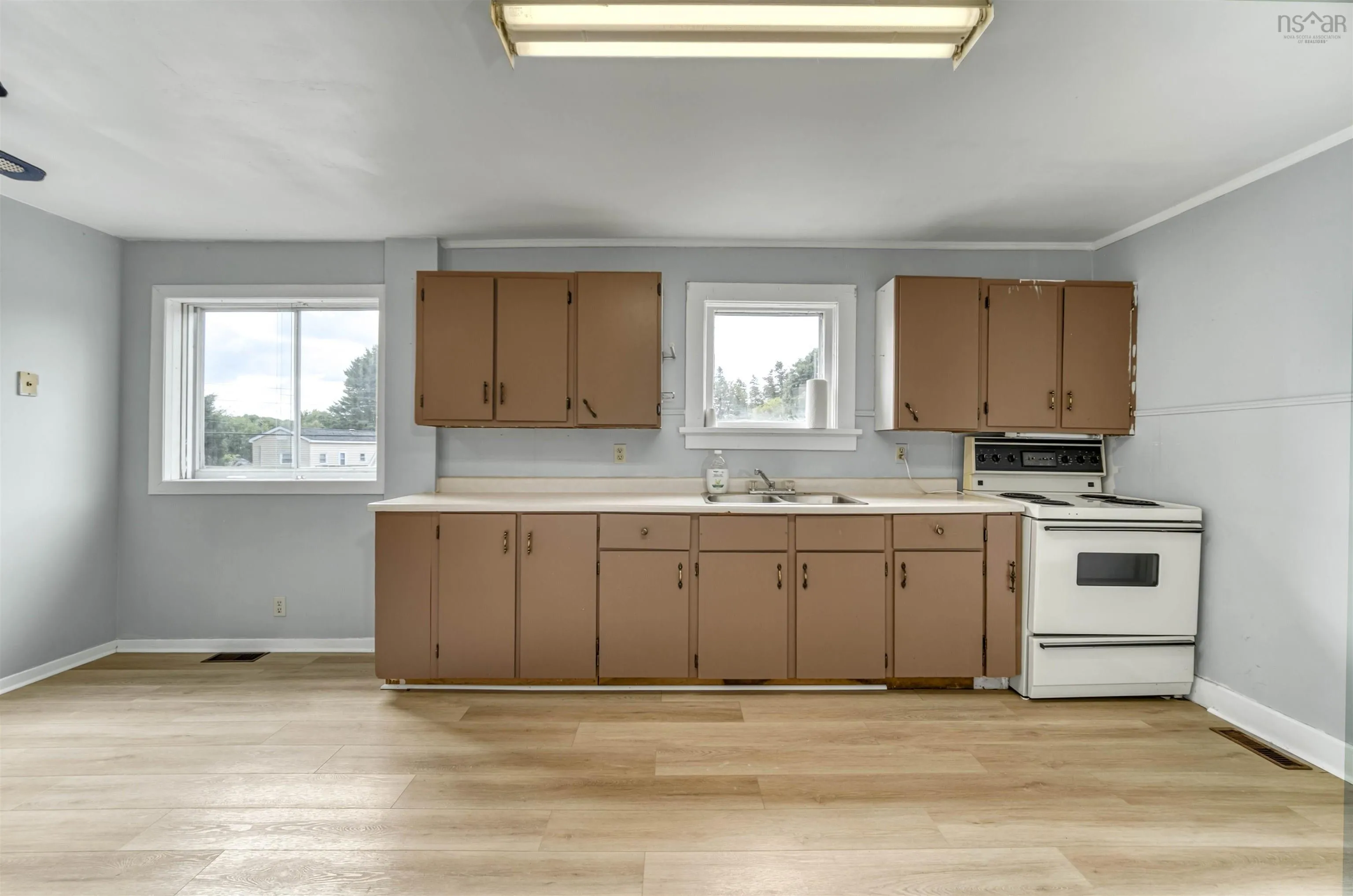 Salter Avenue, Truro, NS B2N 1A5, 4 Bedrooms Bedrooms, ,Residential Income,For Sale,Salter,202521636