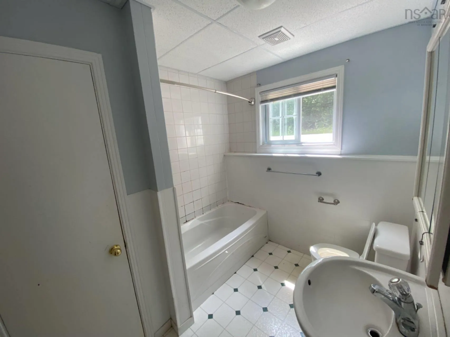 1586 Webster Street, Coldbrook, NS B4R 1A2, 5 Bedrooms Bedrooms, ,2 BathroomsBathrooms,Residential,For Sale,Webster,202522439