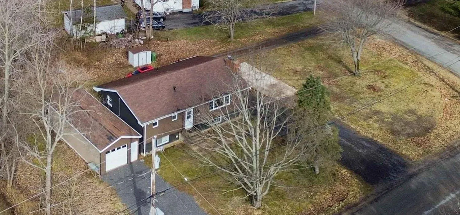 1586 Webster Street, Coldbrook, NS B4R 1A2, 5 Bedrooms Bedrooms, ,2 BathroomsBathrooms,Residential,For Sale,Webster,202522439