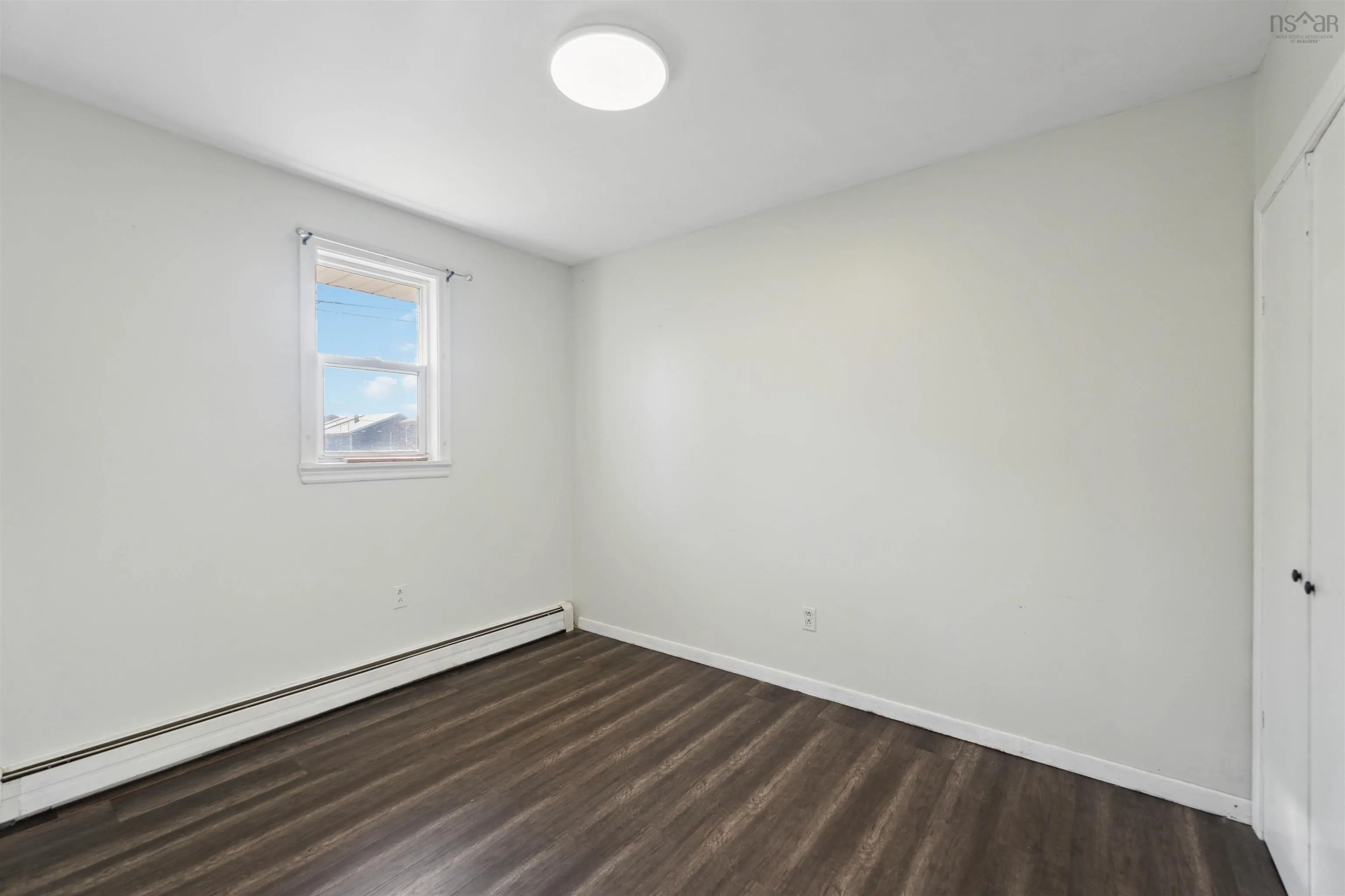 1586 Webster Street, Coldbrook, NS B4R 1A2, 5 Bedrooms Bedrooms, ,2 BathroomsBathrooms,Residential,For Sale,Webster,202522439