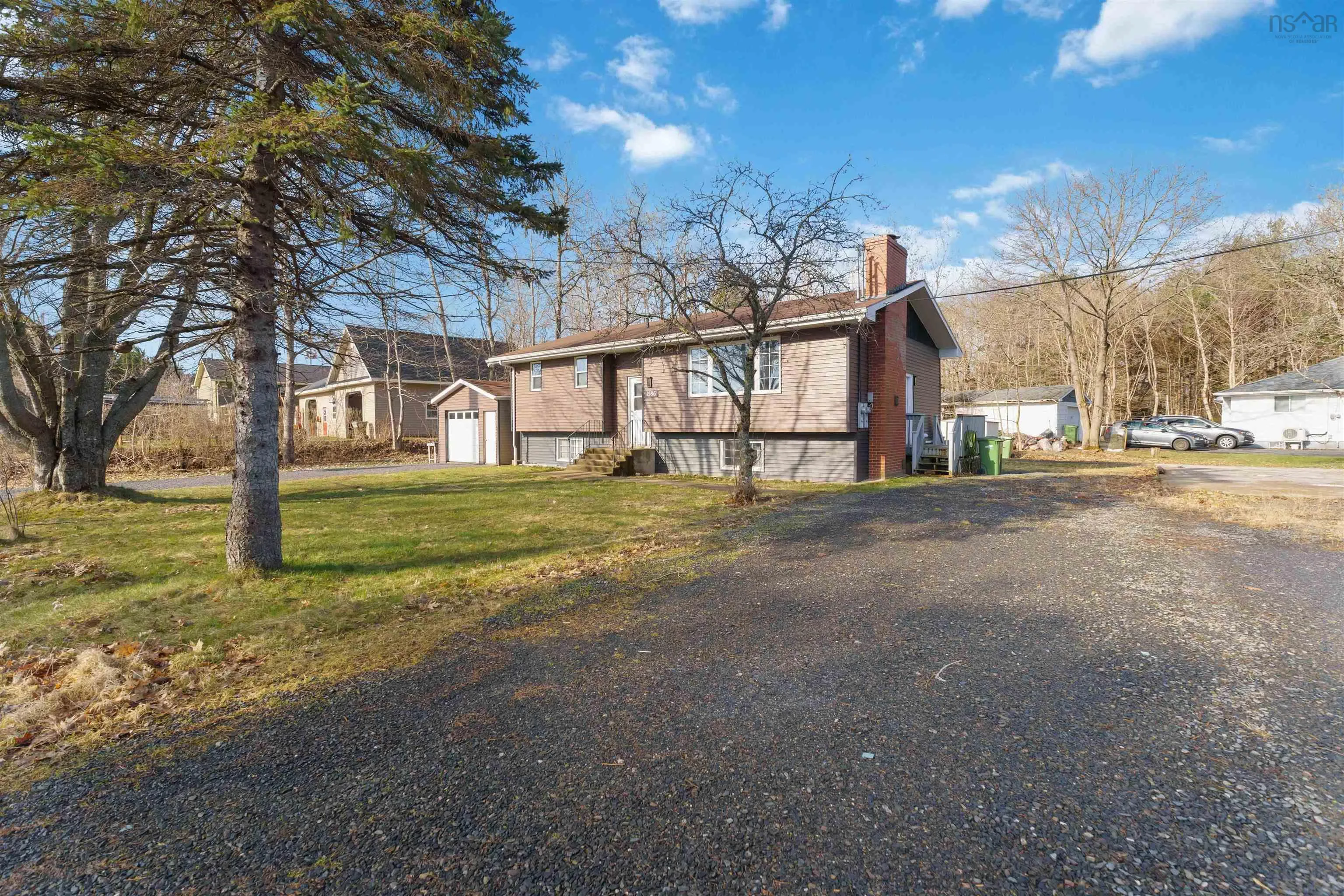 1586 Webster Street, Coldbrook, NS B4R 1A2, 5 Bedrooms Bedrooms, ,2 BathroomsBathrooms,Residential,For Sale,Webster,202522439