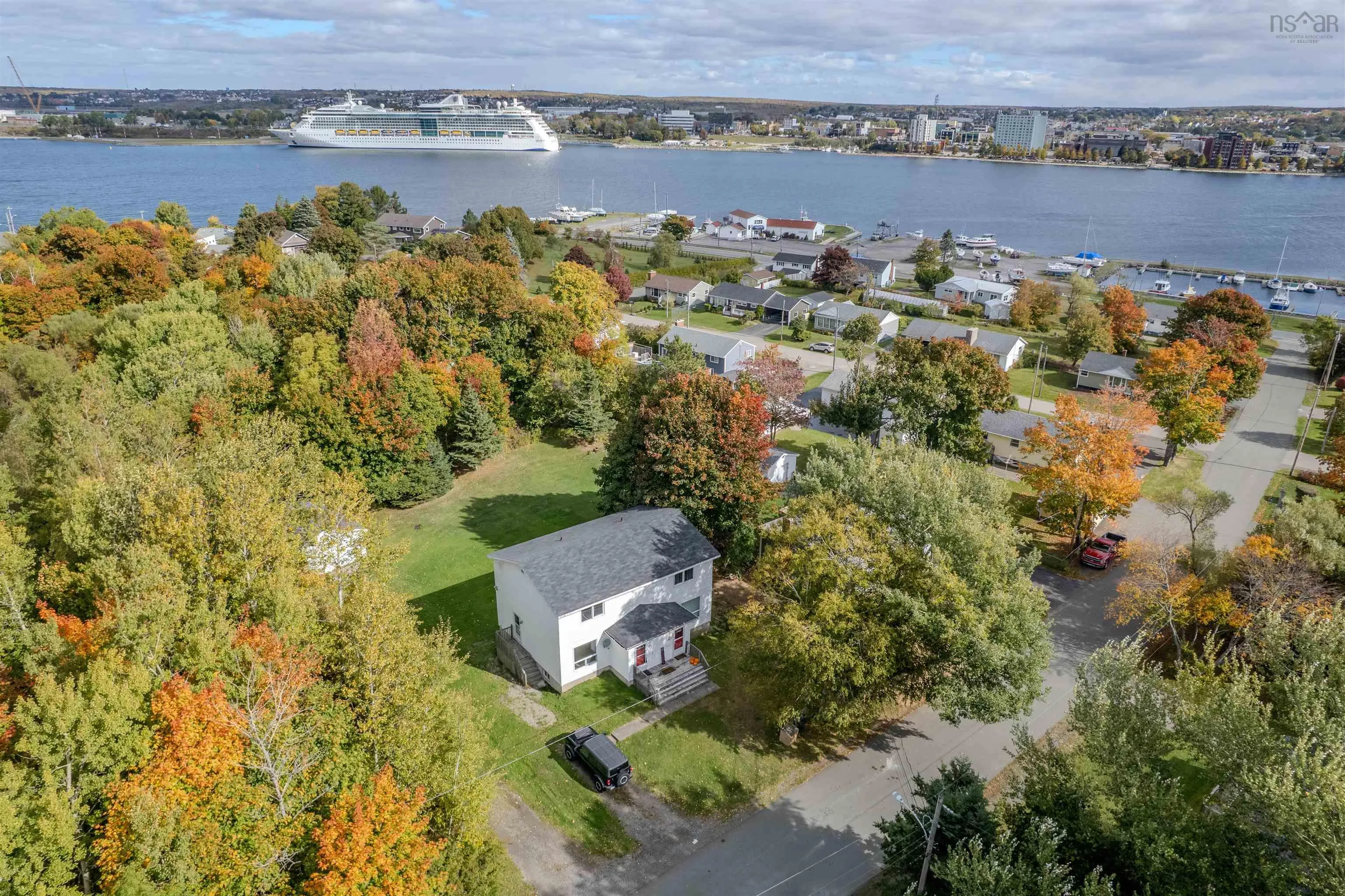 50/52 Myrtle Street, Westmount, NS B1L 1A7, 4 Bedrooms Bedrooms, ,Residential Income,For Sale,Myrtle,202525675