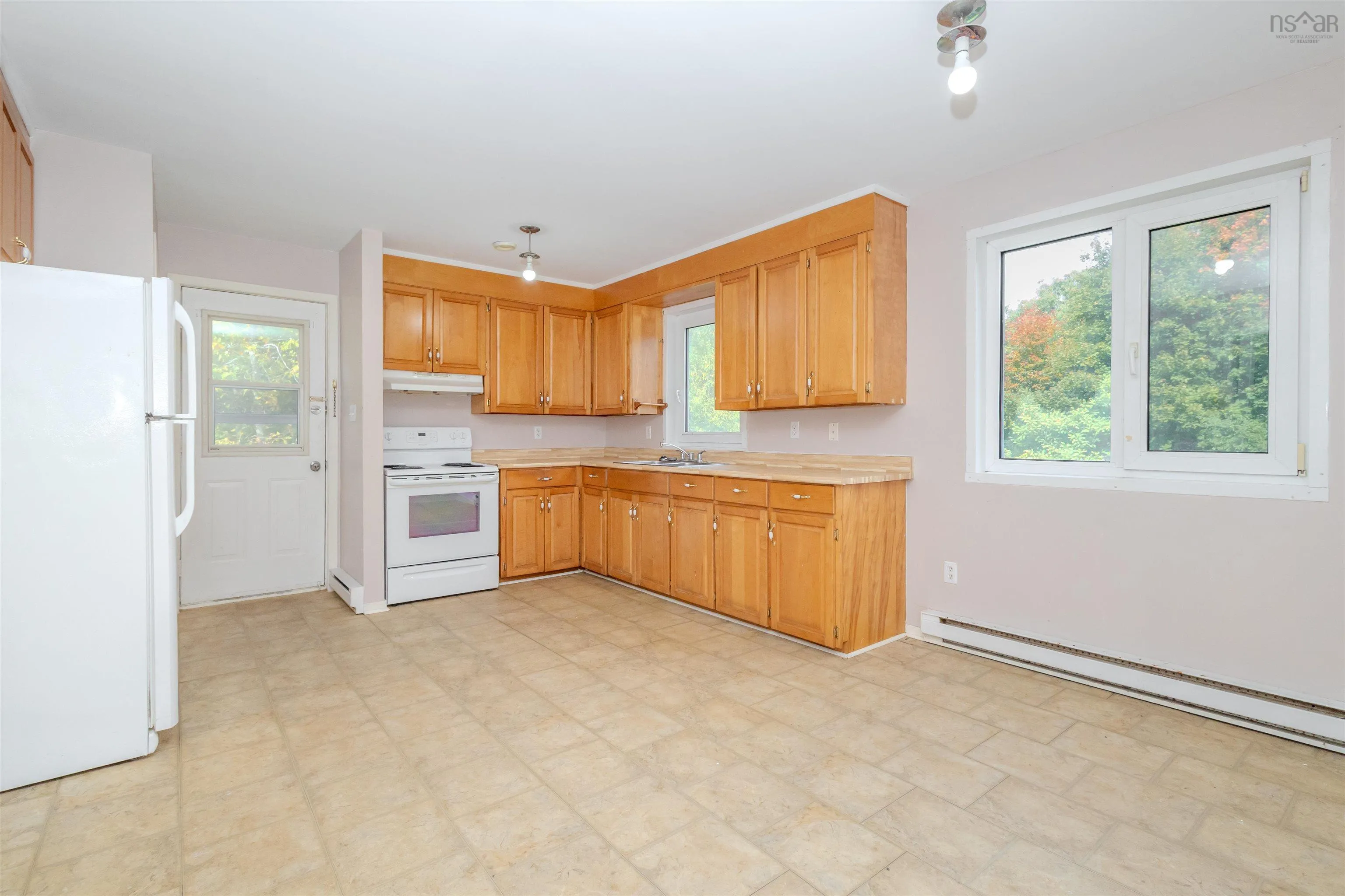 50/52 Myrtle Street, Westmount, NS B1L 1A7, 4 Bedrooms Bedrooms, ,Residential Income,For Sale,Myrtle,202525675