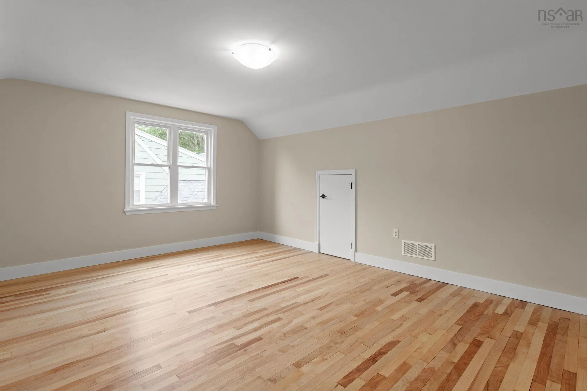 6165 Inglis Street, Halifax, NS B3H 1L6, 4 Bedrooms Bedrooms, ,3 BathroomsBathrooms,Residential,For Sale,Inglis,202519384
