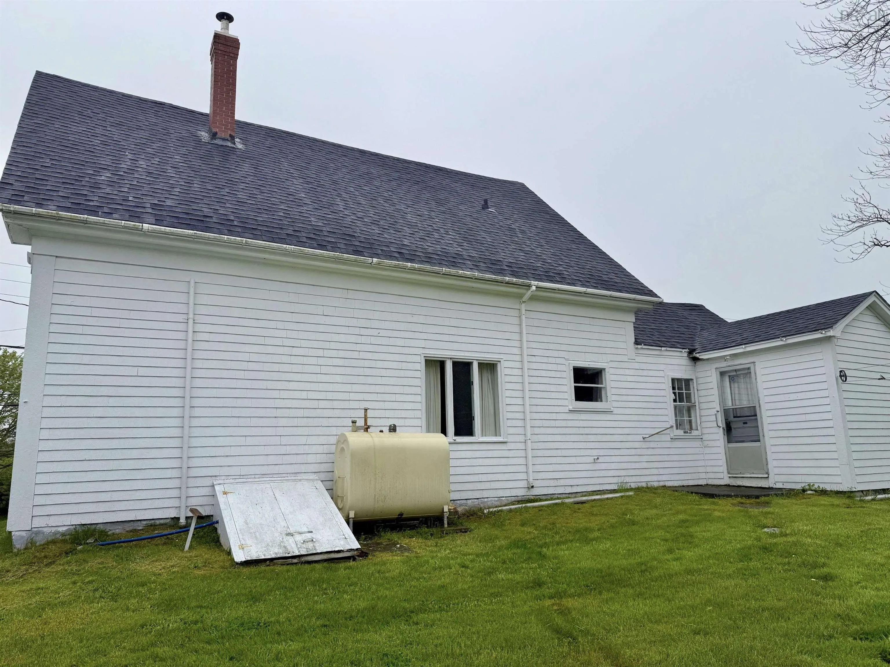 46 Highway 335, Pubnico, NS B0W 3S0, 4 Bedrooms Bedrooms, ,2 BathroomsBathrooms,Residential,For Sale,Highway 335,202511696