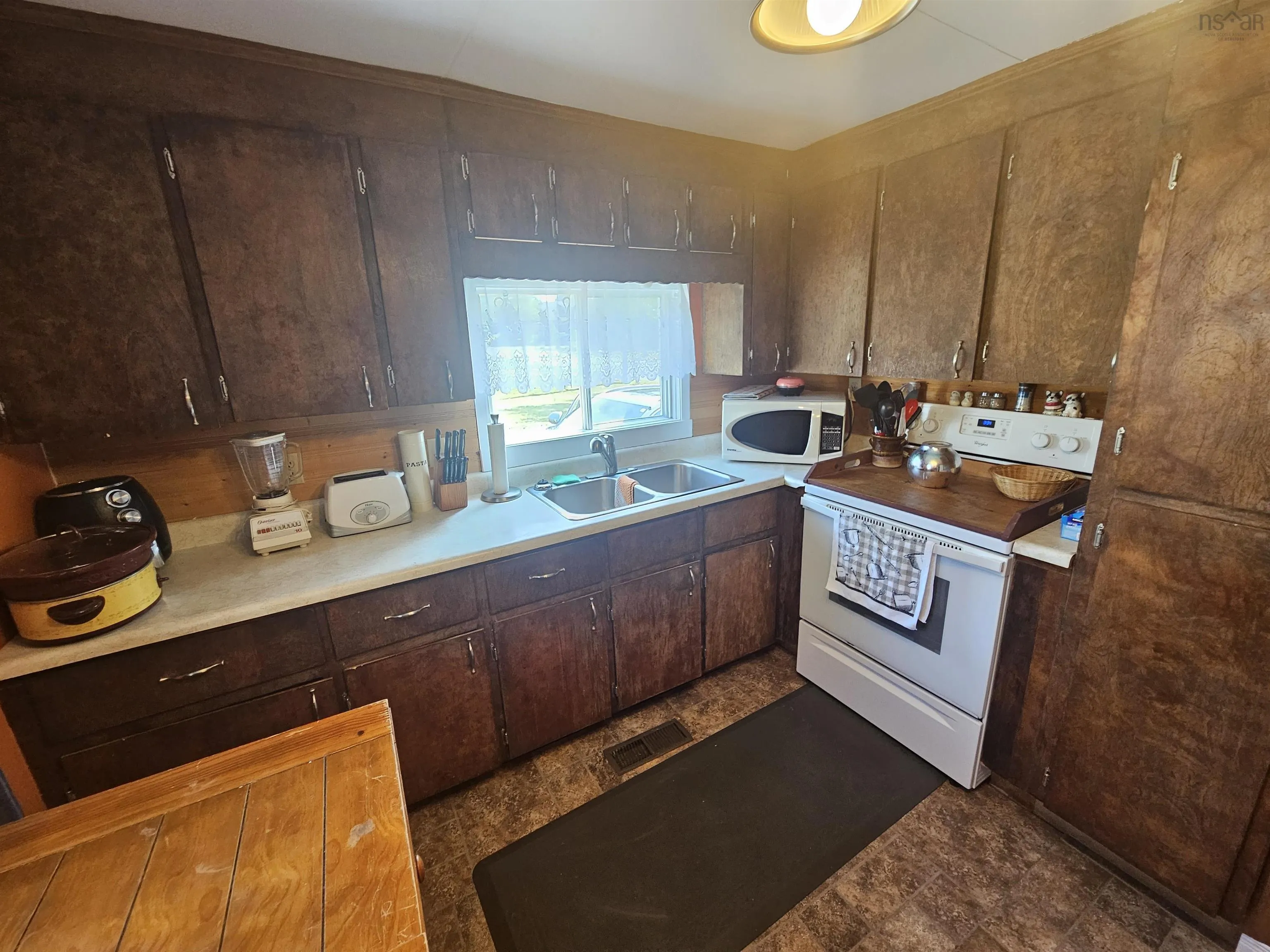 110 & 112 Victoria Street, Springhill, NS B0M 1X0, 2 Bedrooms Bedrooms, ,1 BathroomBathrooms,Residential,For Sale,Victoria,202519293