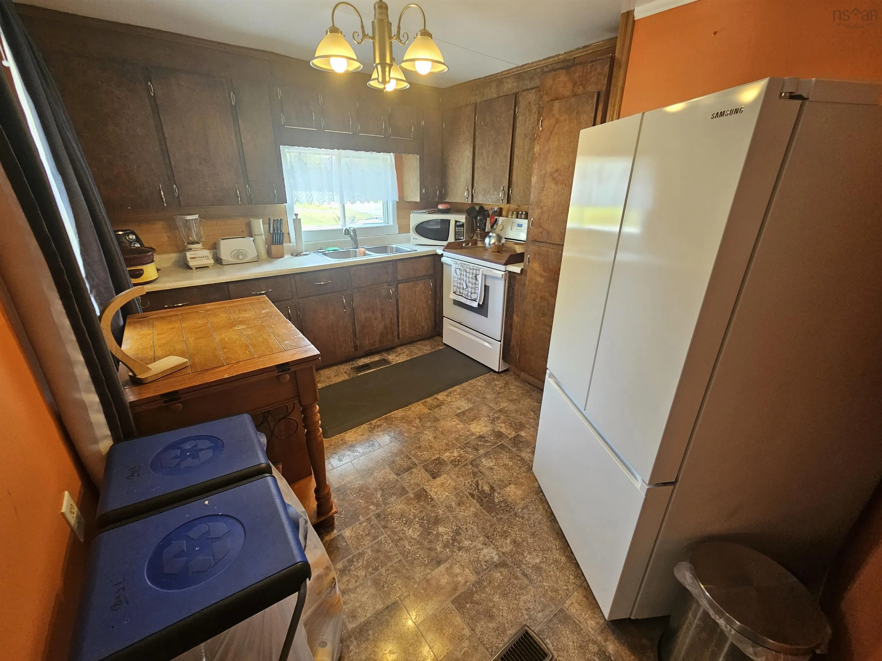110 & 112 Victoria Street, Springhill, NS B0M 1X0, 2 Bedrooms Bedrooms, ,1 BathroomBathrooms,Residential,For Sale,Victoria,202519293