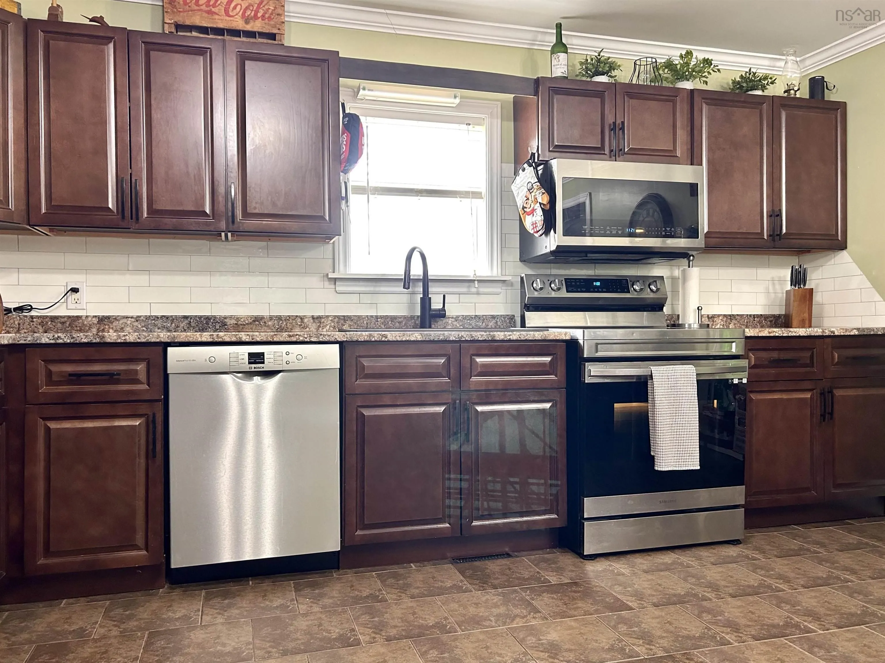 60 Cowan Street, Springhill Ns B0m 1x0, 5 Bedrooms Bedrooms, ,3 BathroomsBathrooms,Residential,For Sale,Cowan,202510372