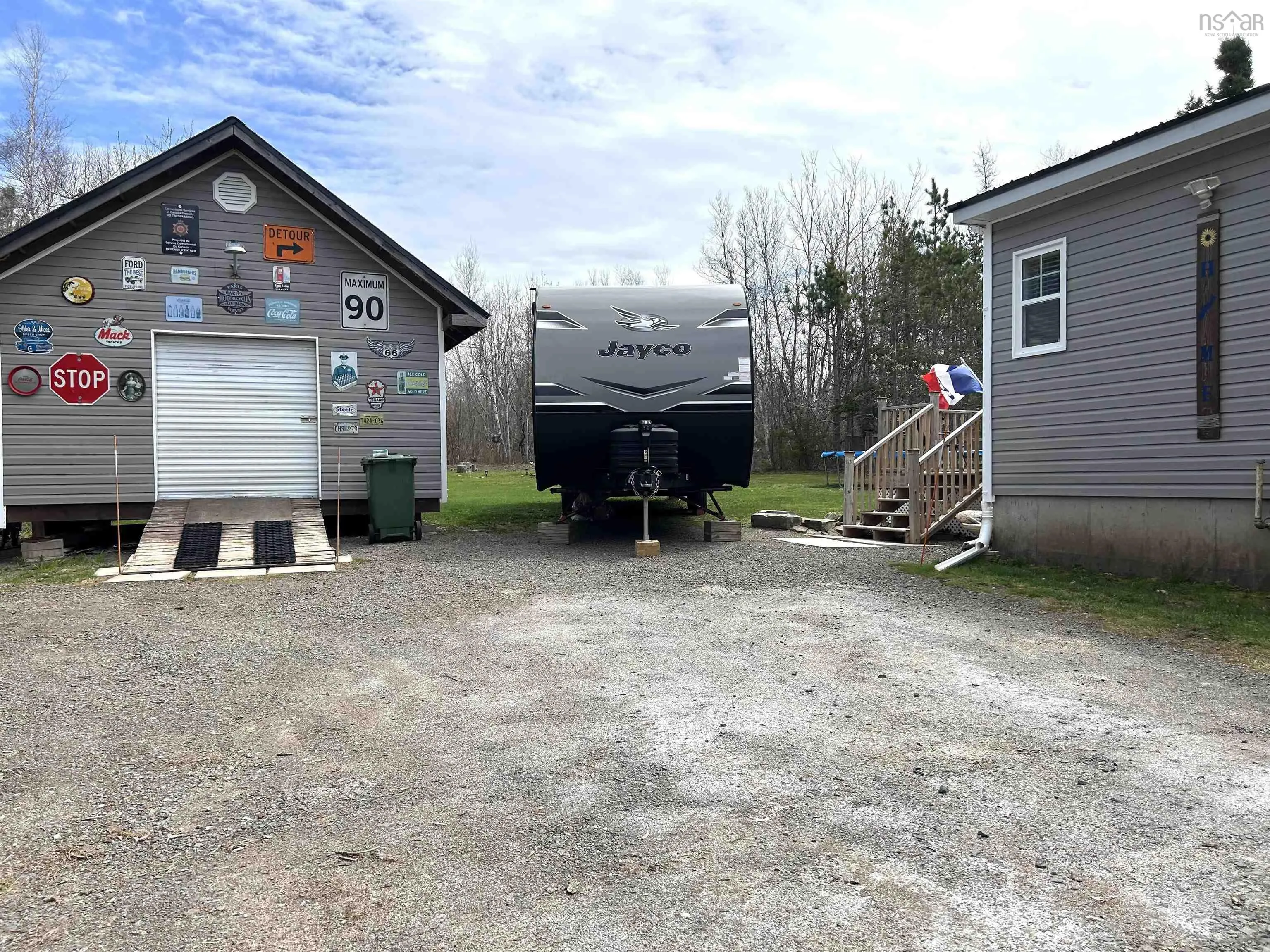 60 Cowan Street, Springhill Ns B0m 1x0, 5 Bedrooms Bedrooms, ,3 BathroomsBathrooms,Residential,For Sale,Cowan,202510372