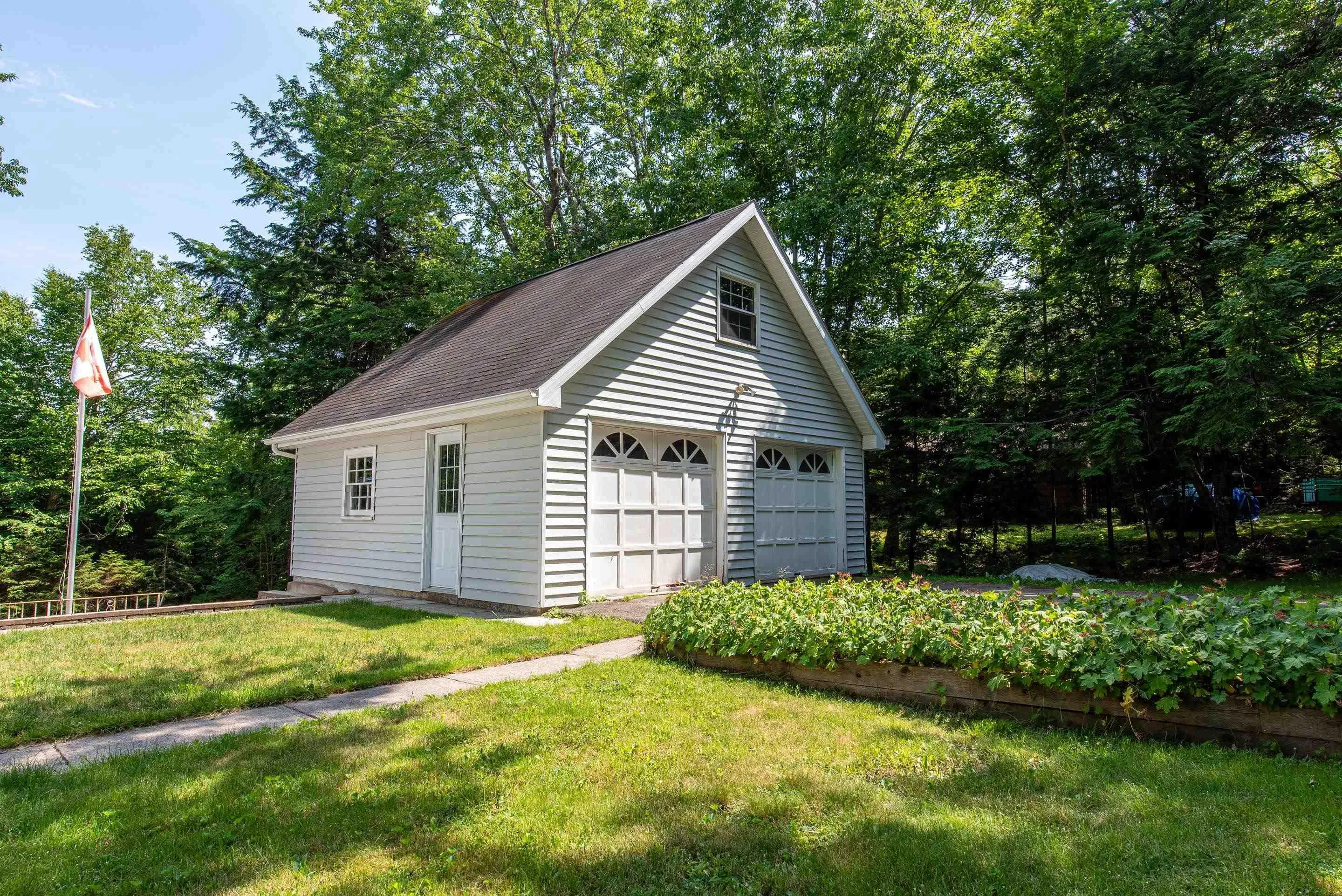 54 Halfway Lake Drive, Hammonds Plains, NS B4B 1N4, 3 Bedrooms Bedrooms, ,3 BathroomsBathrooms,Residential,For Sale,Halfway Lake,202518460